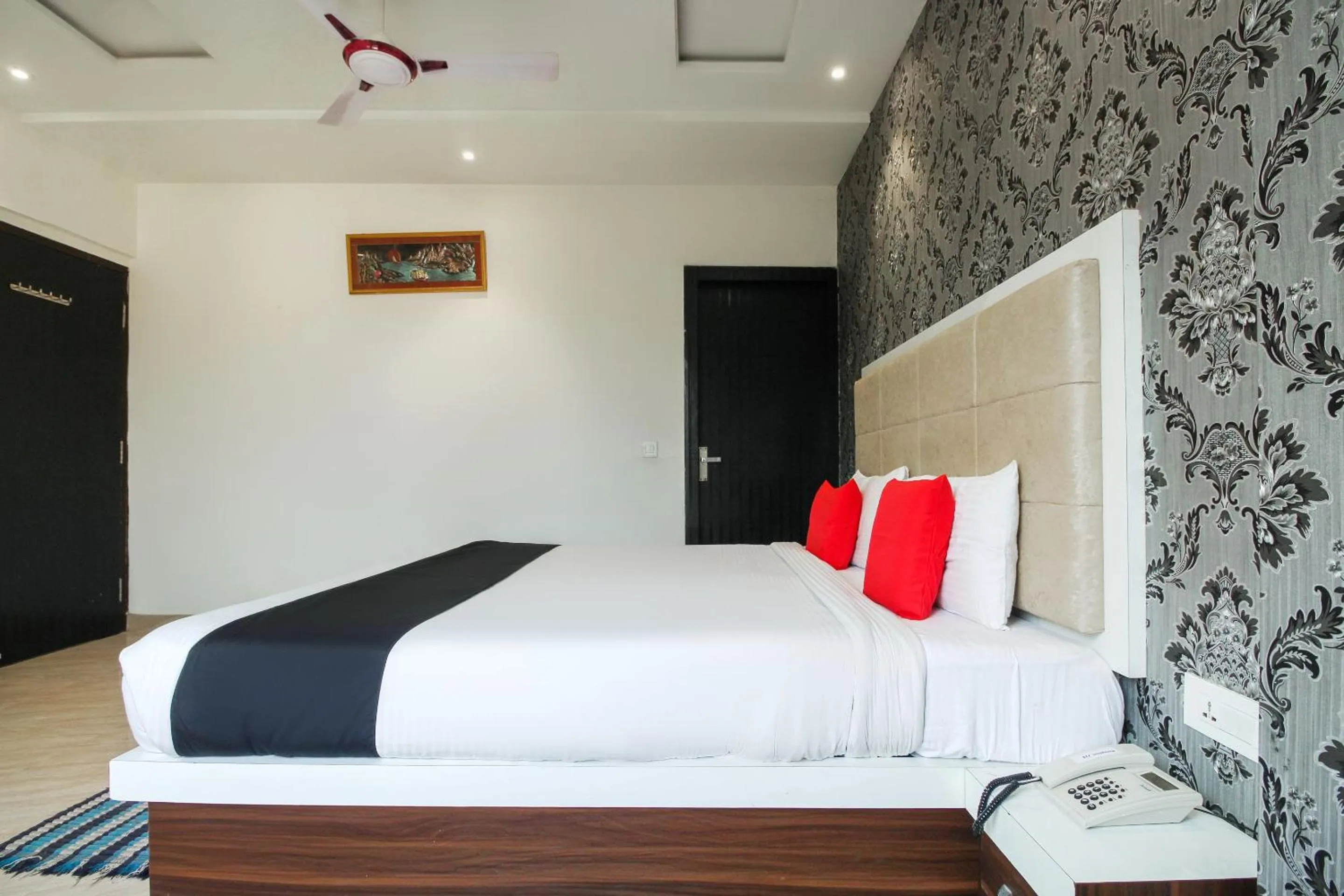 Bedroom, Bed in Hotel O Jalsa