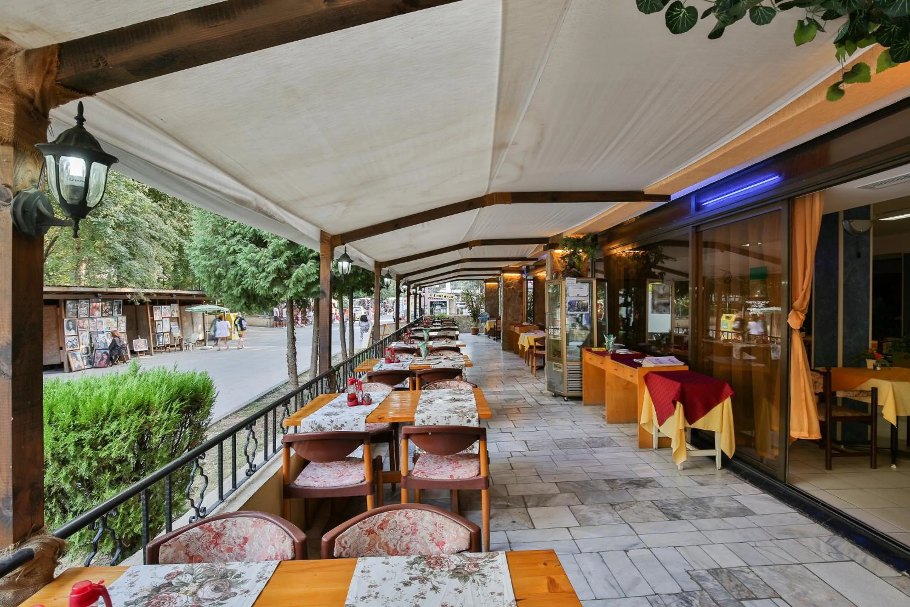 Restaurant/places to eat in Kamchia Park Hotel - All Inclusive & Free Parking