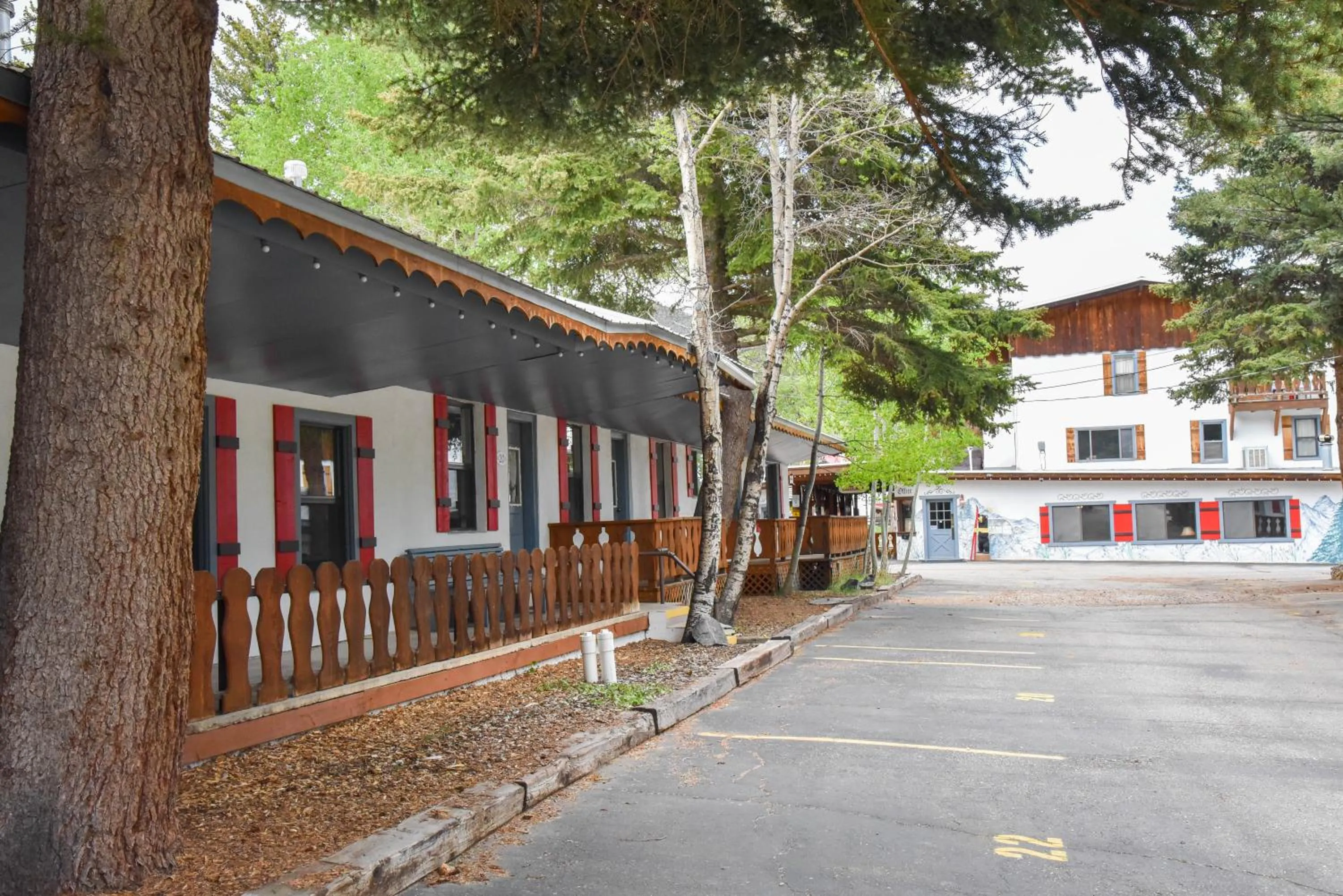 Property building in Alpine Lodge Red River
