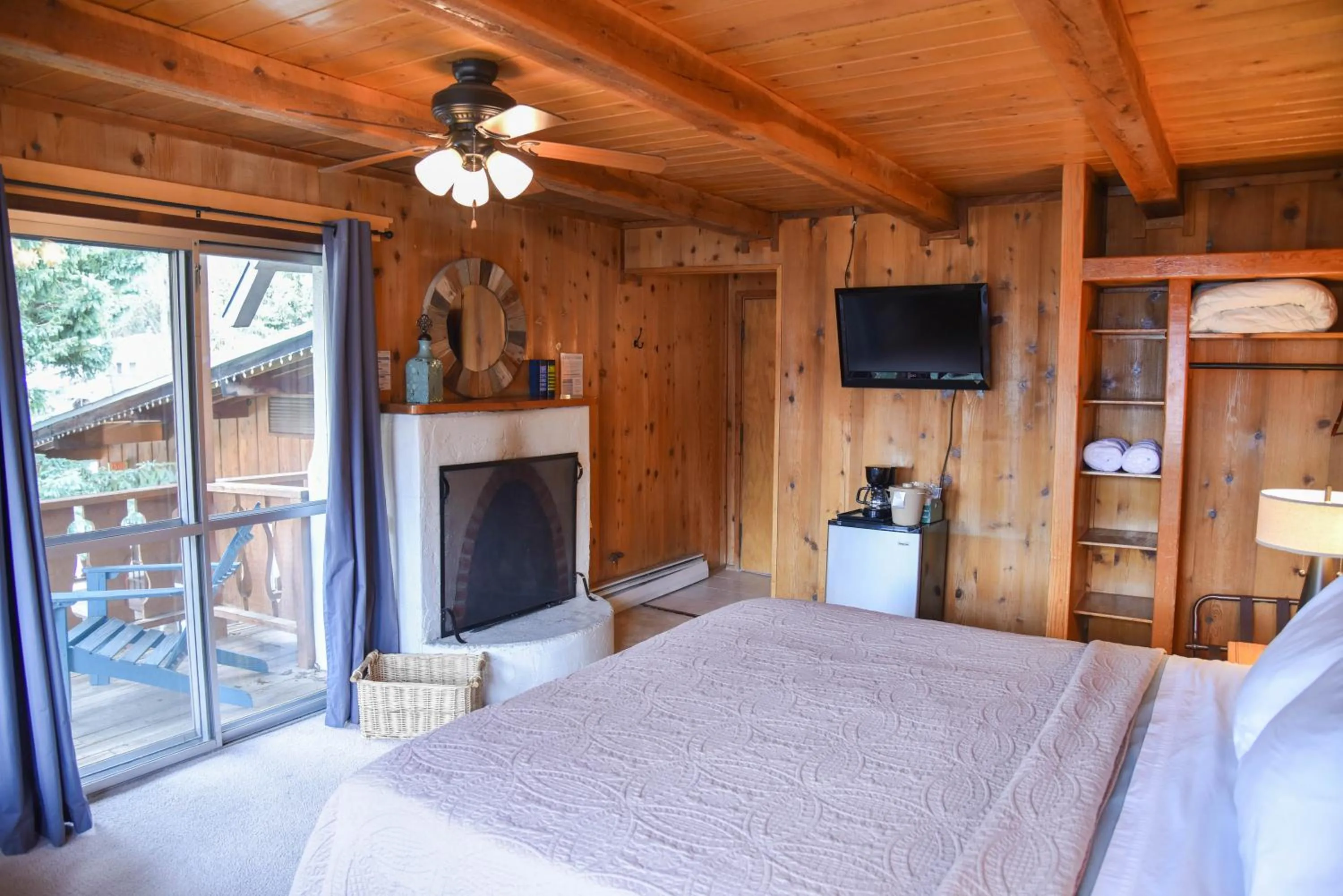 Bed in Alpine Lodge Red River