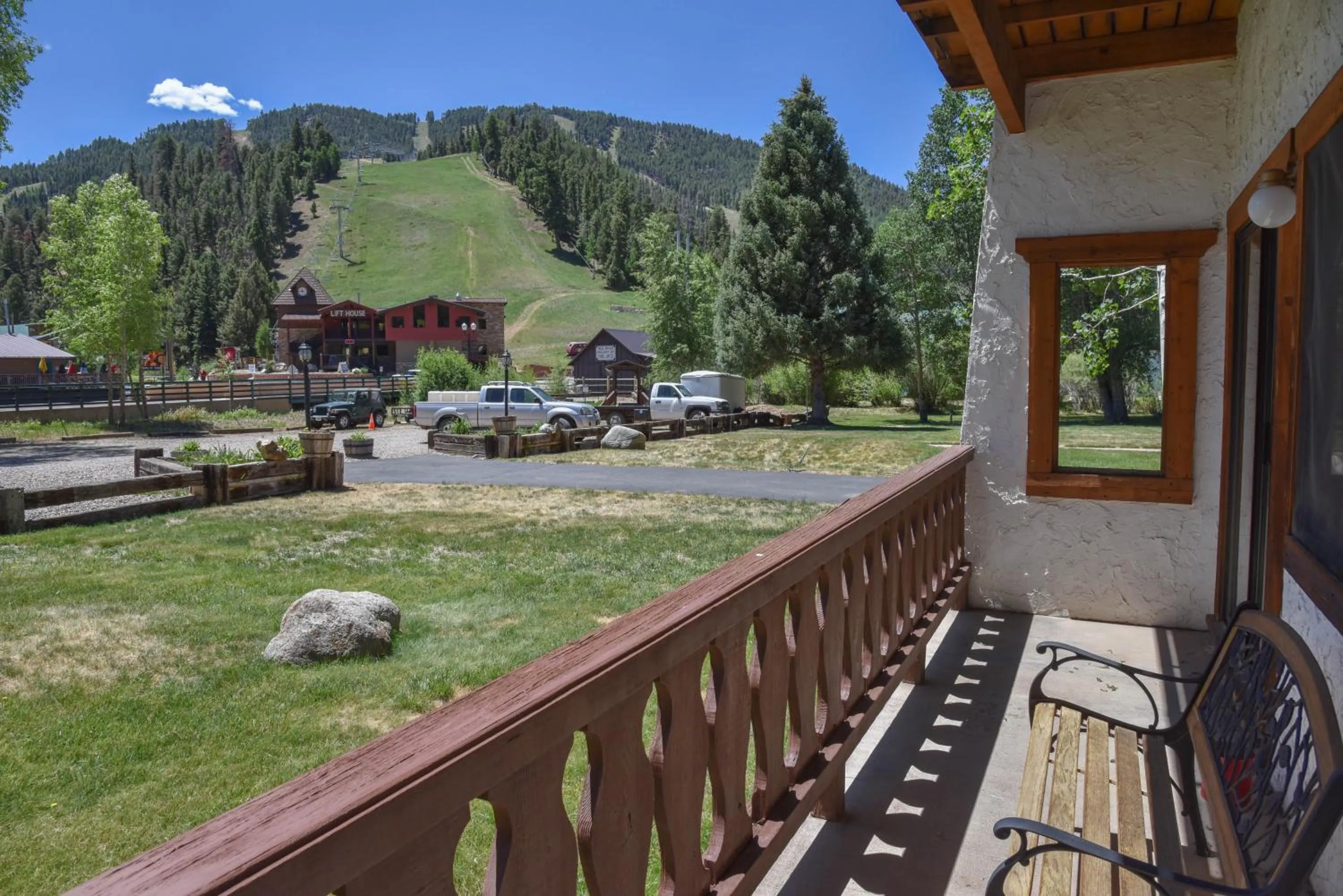 Patio in Alpine Lodge Red River