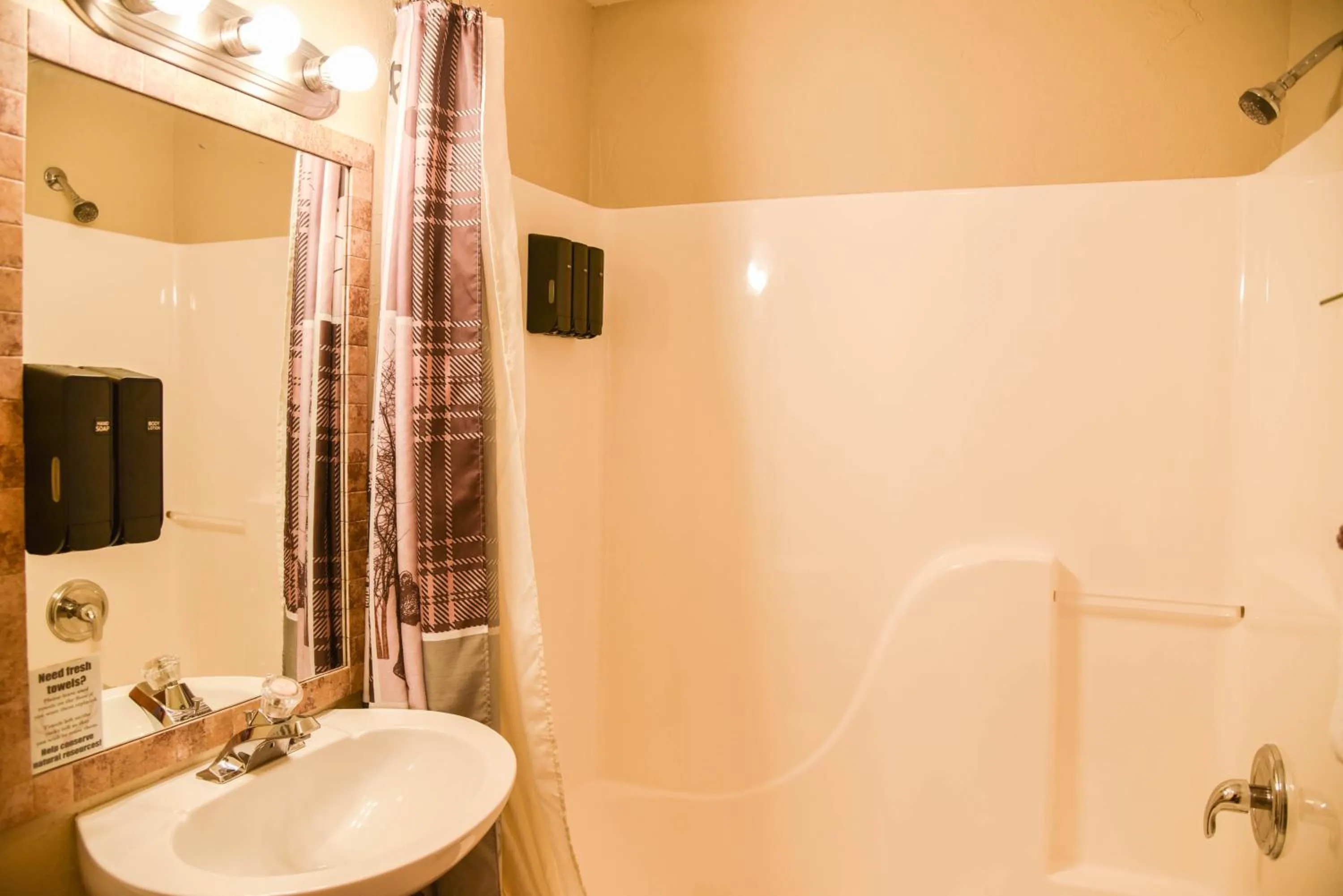 Toilet in Alpine Lodge Red River