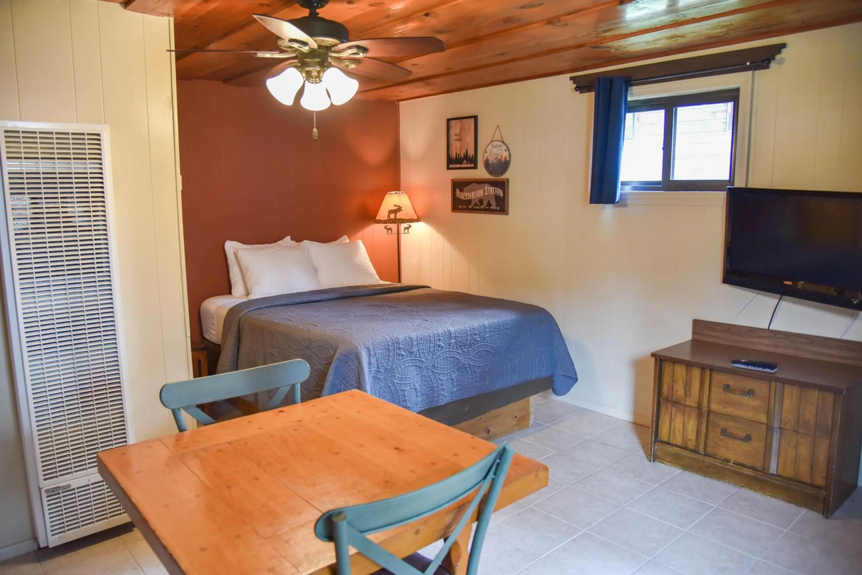 Bed in Alpine Lodge Red River