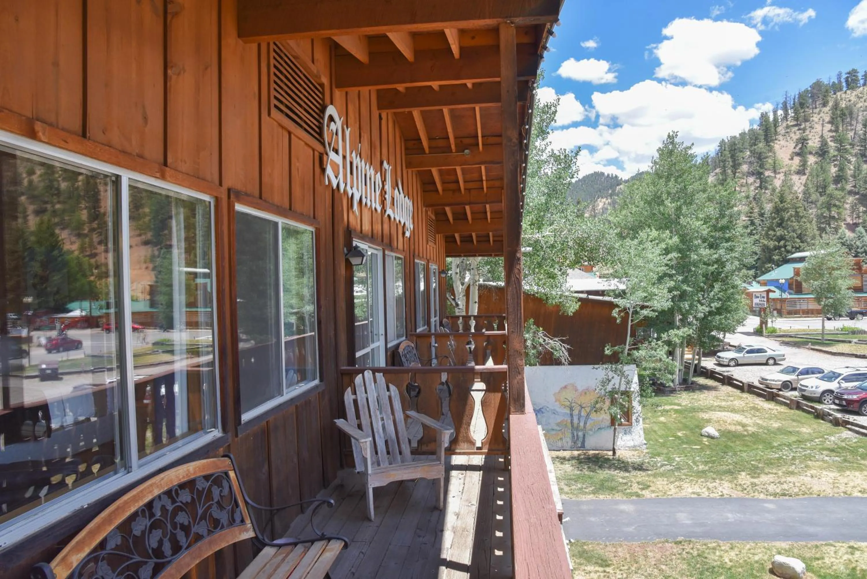 Property building in Alpine Lodge Red River