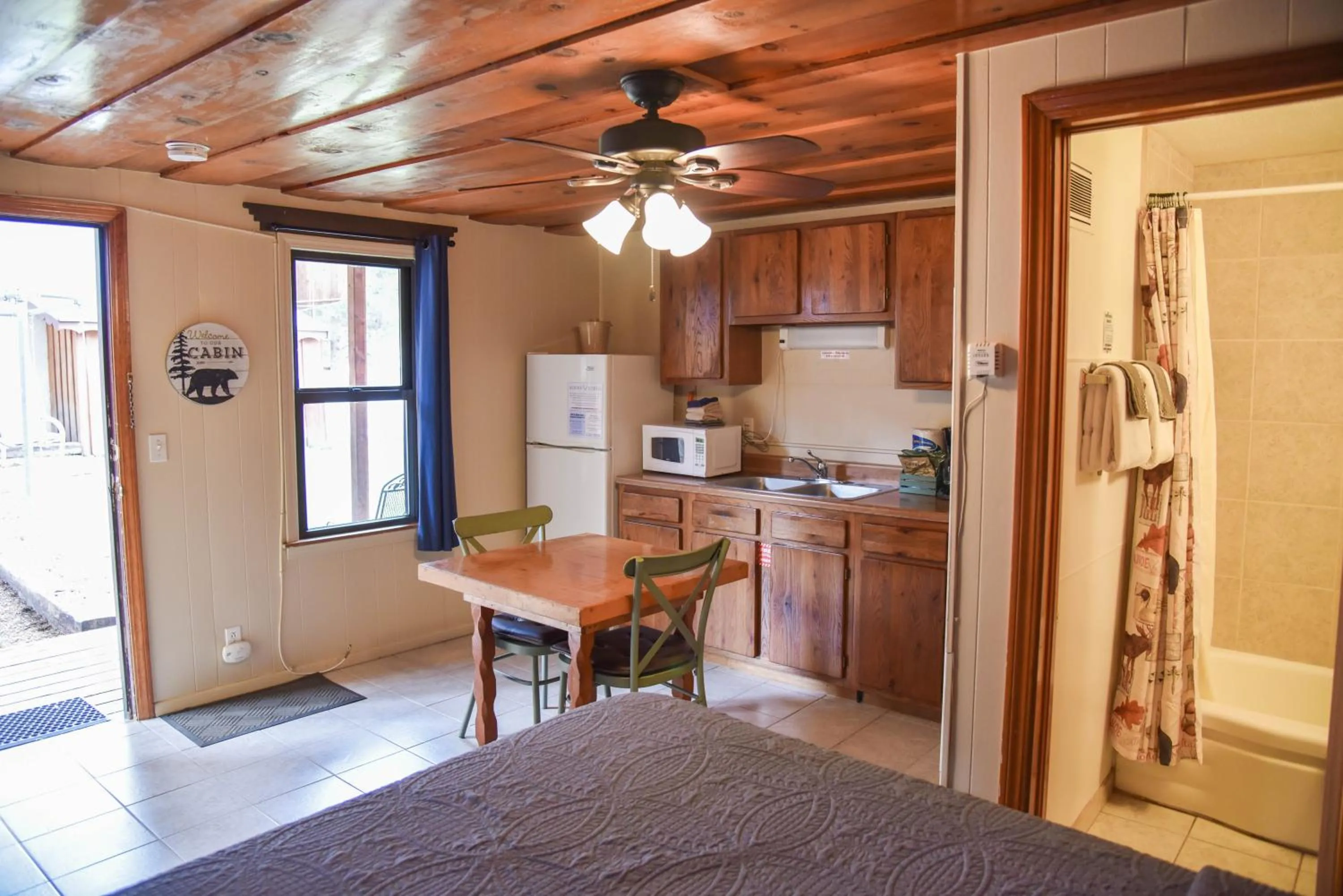 Kitchen or kitchenette in Alpine Lodge Red River