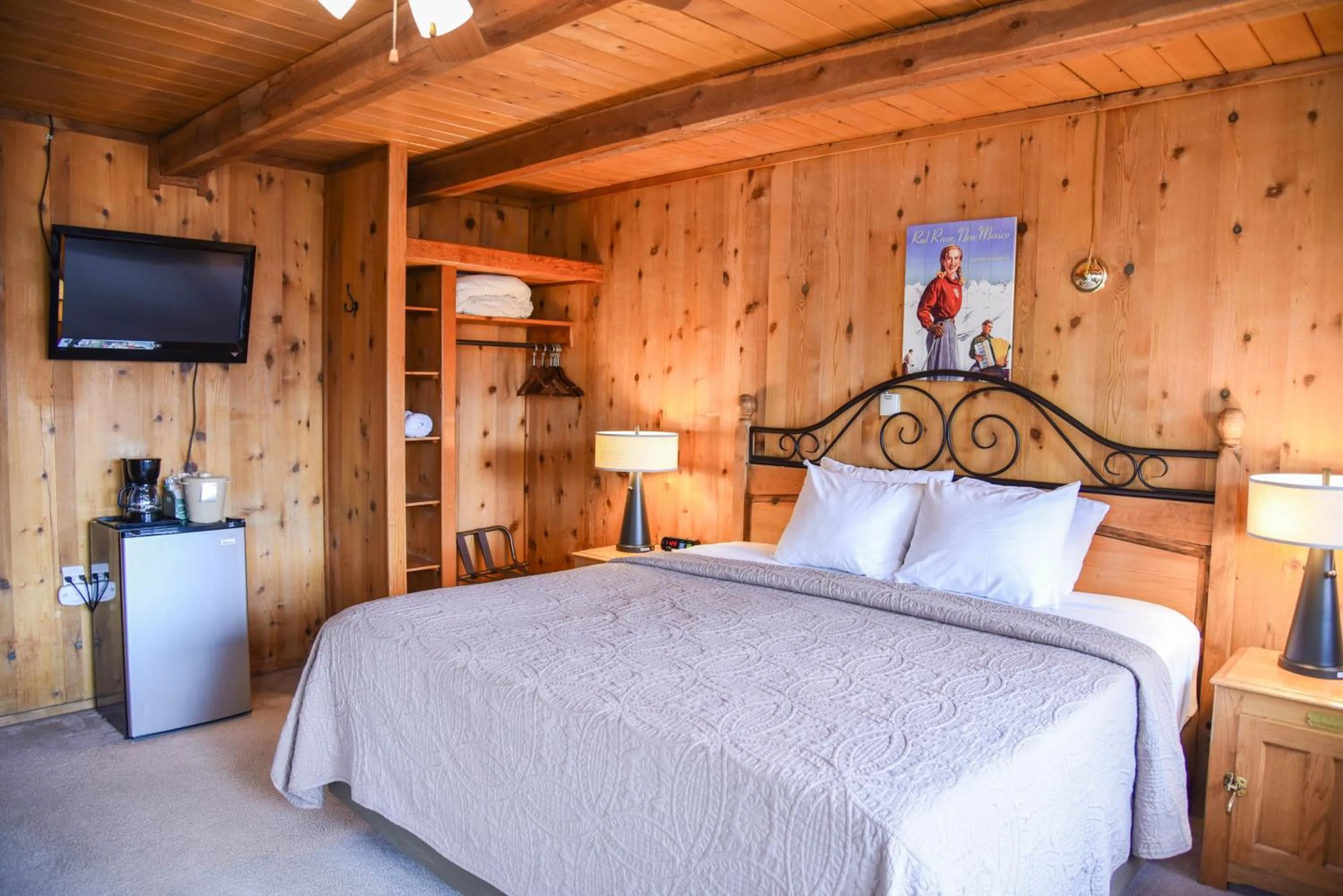 Bed in Alpine Lodge Red River