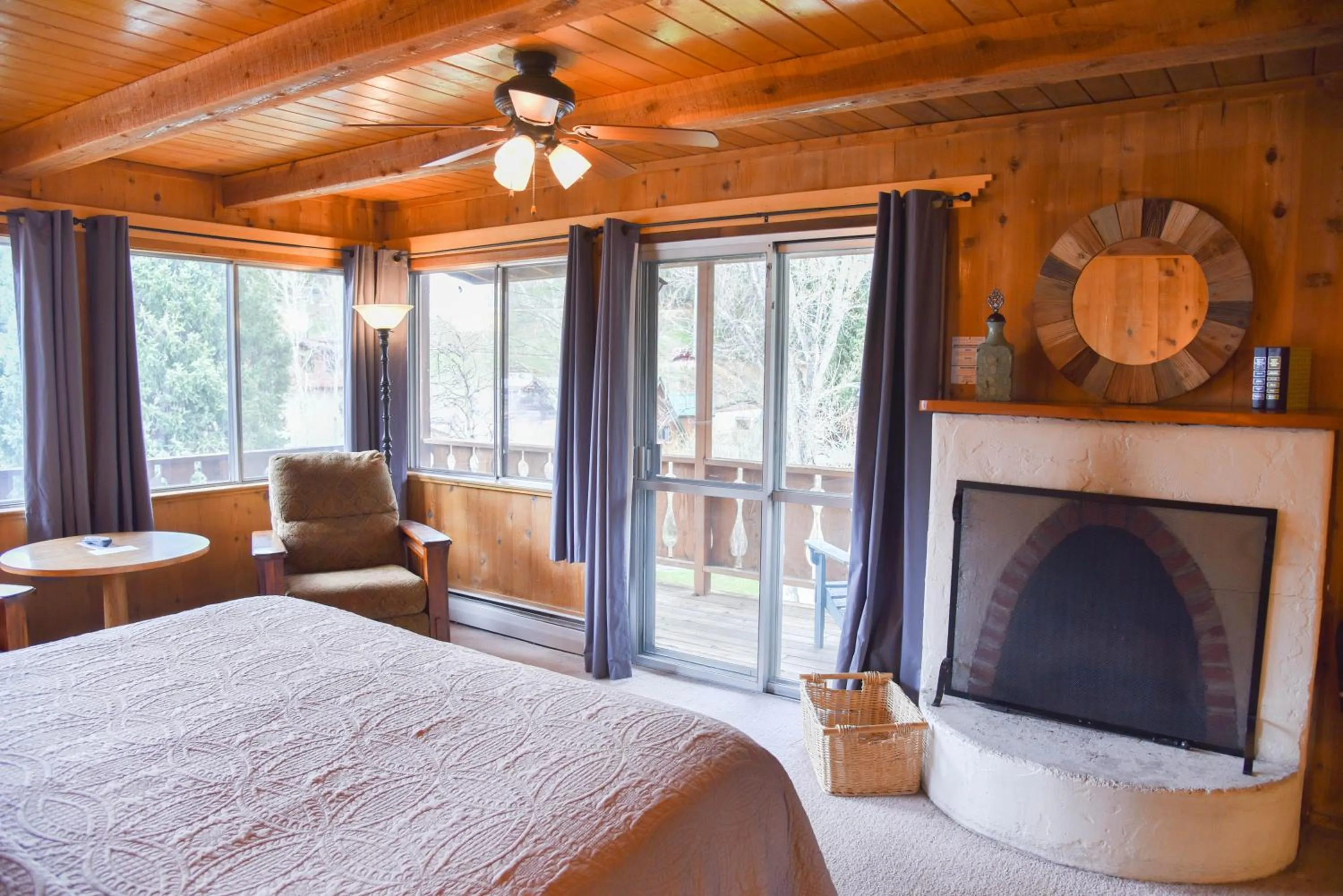 Bed in Alpine Lodge Red River