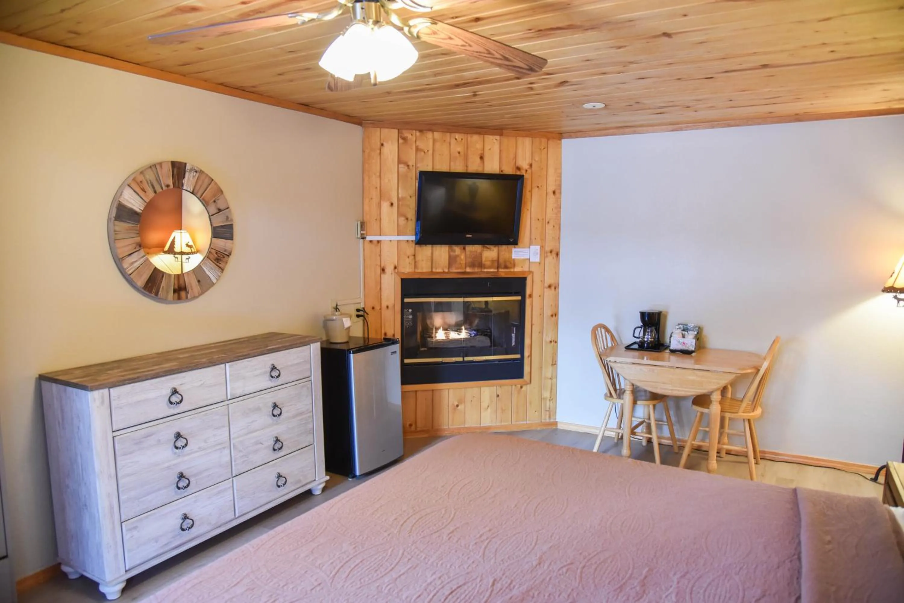 Bed in Alpine Lodge Red River