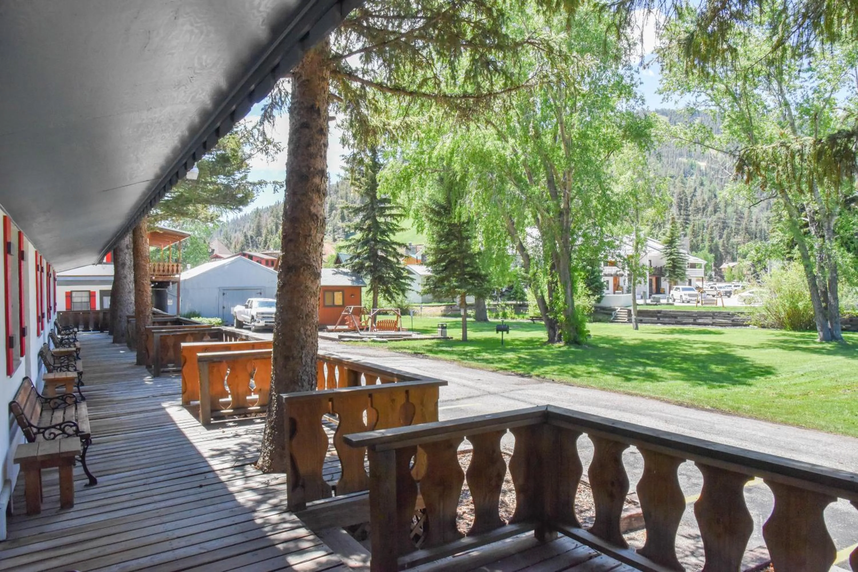 Patio in Alpine Lodge Red River