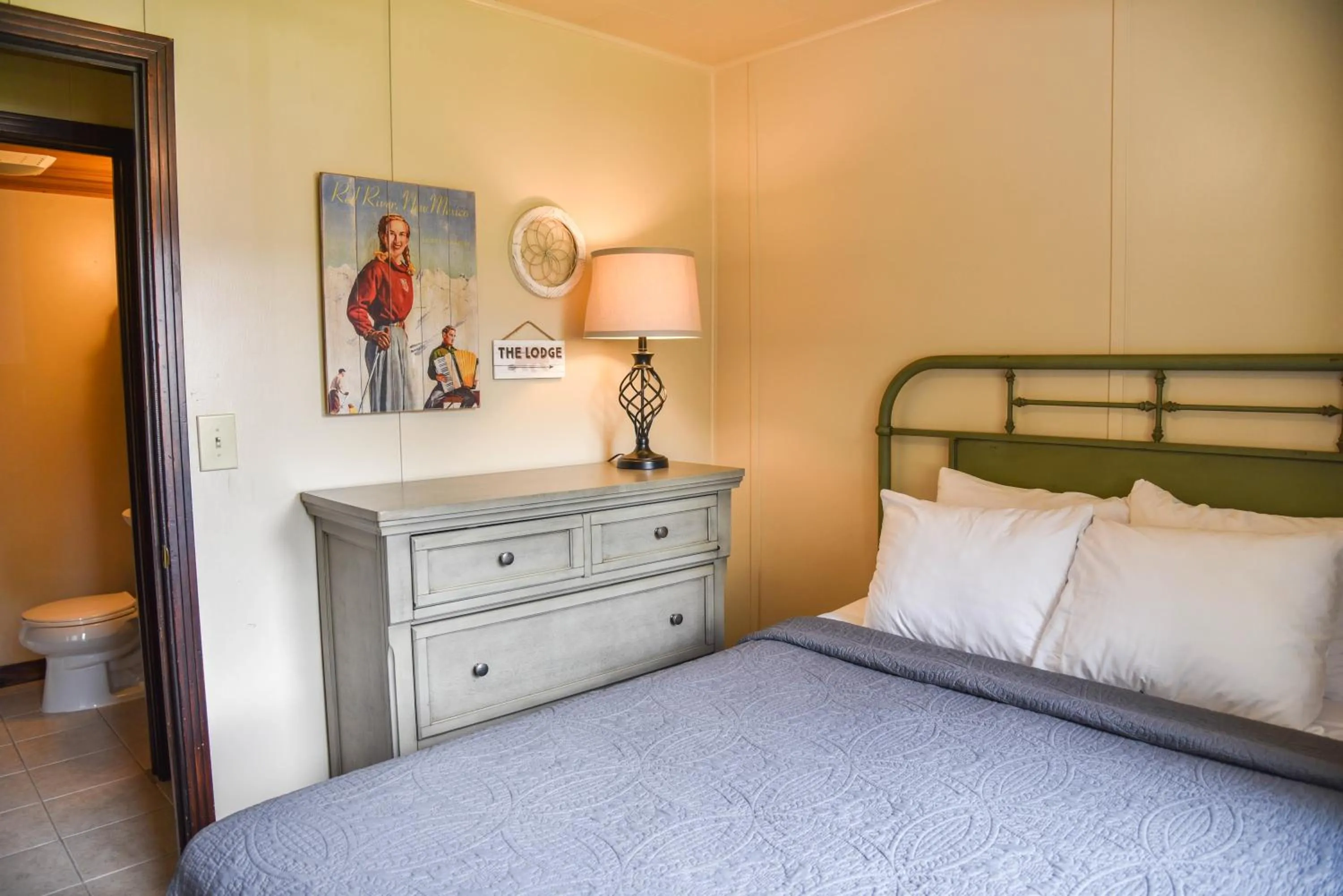 Bed in Alpine Lodge Red River