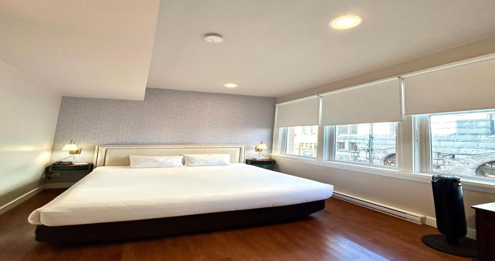 Bedroom, Bed in The Bedford Regency Hotel