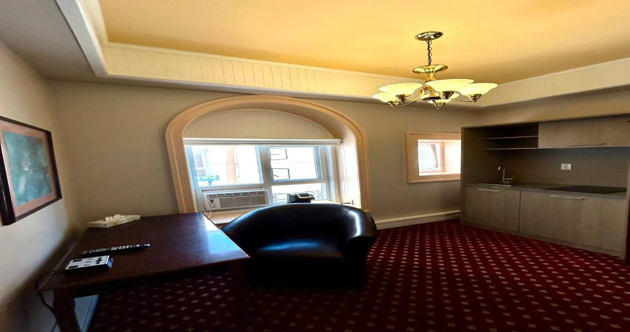 Living room in The Bedford Regency Hotel