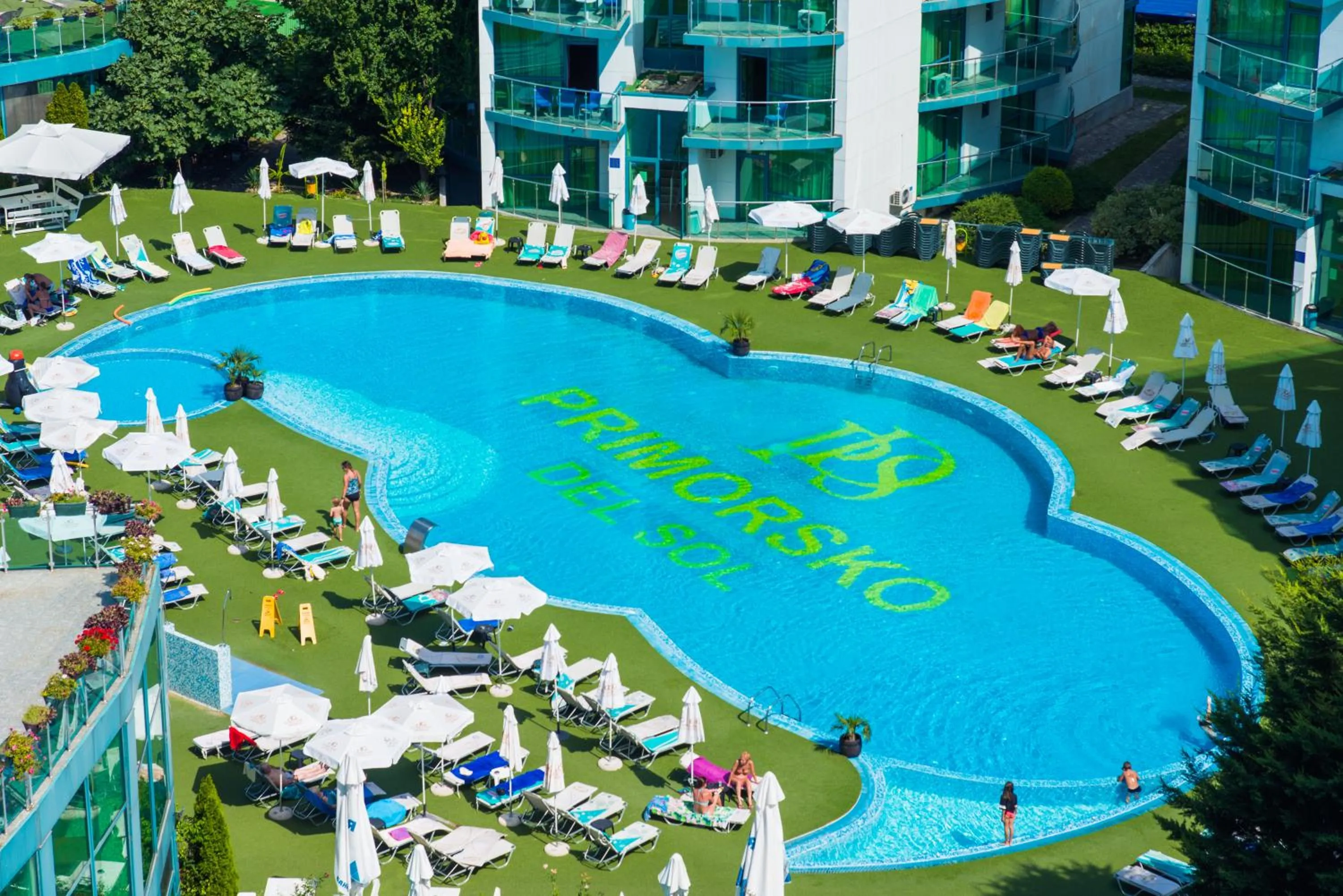 Swimming pool in Hotel Primorsko Del Sol