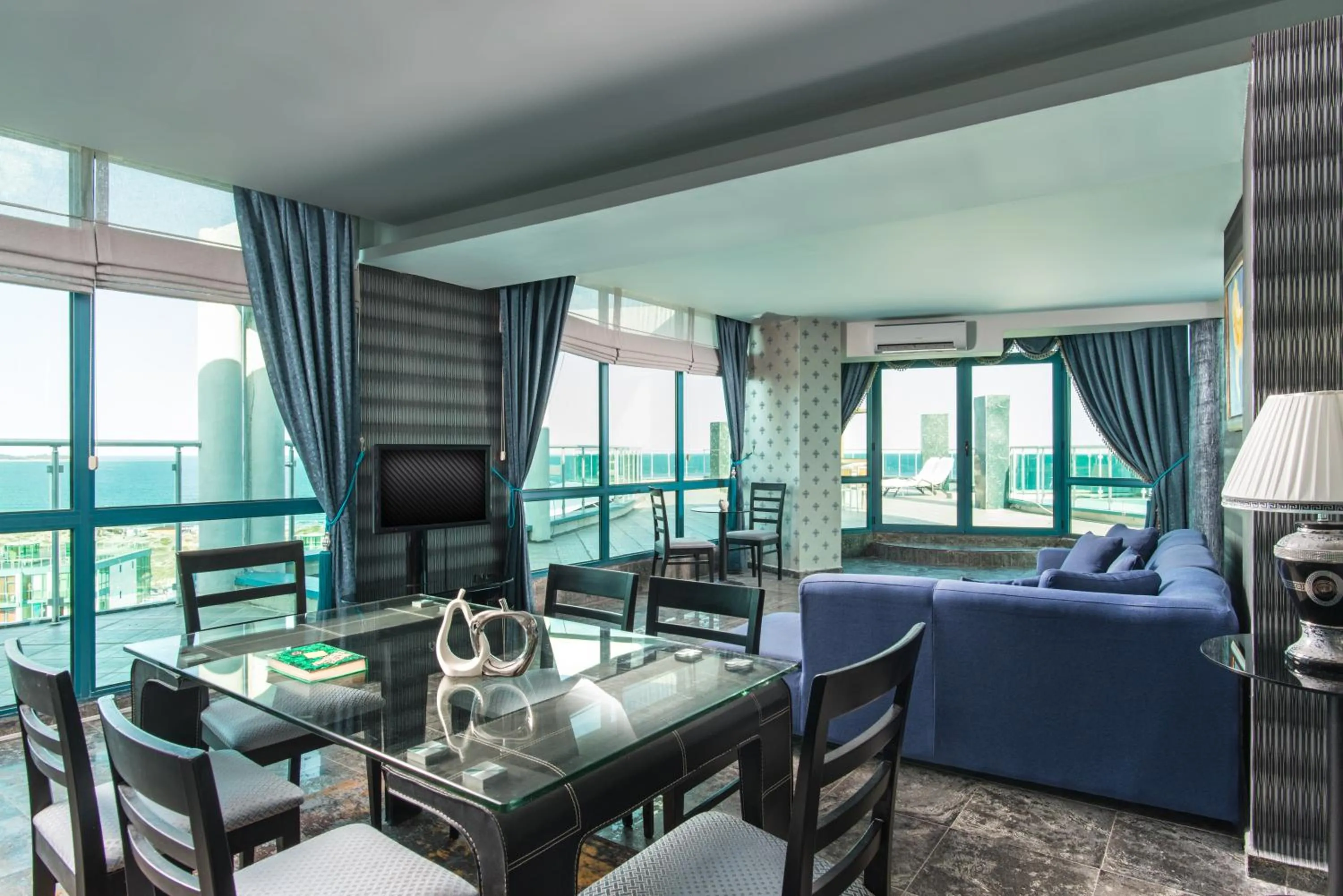 Living room in Hotel Primorsko Del Sol