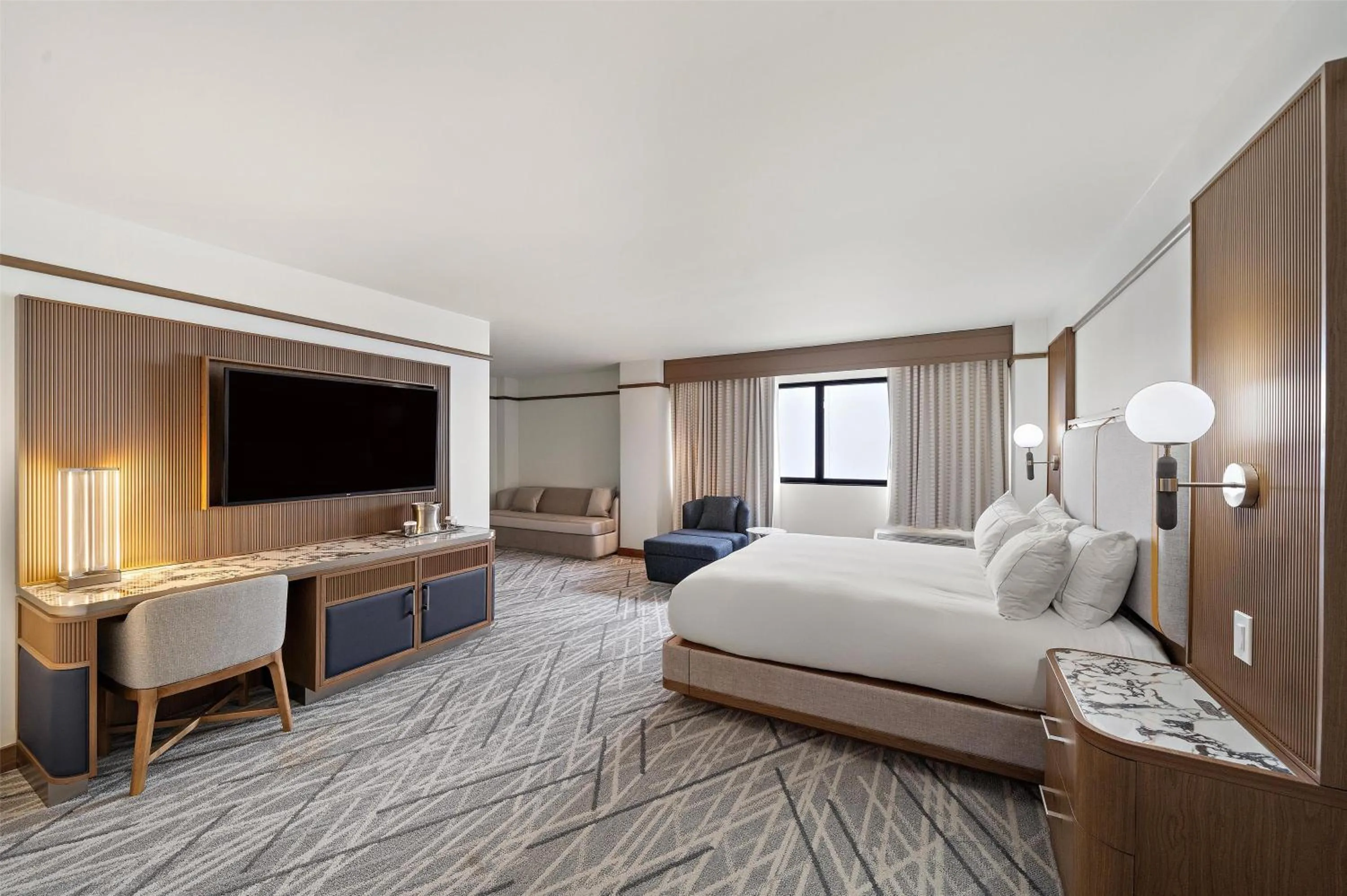 Bedroom, Bed in Hilton College Station & Conference Center