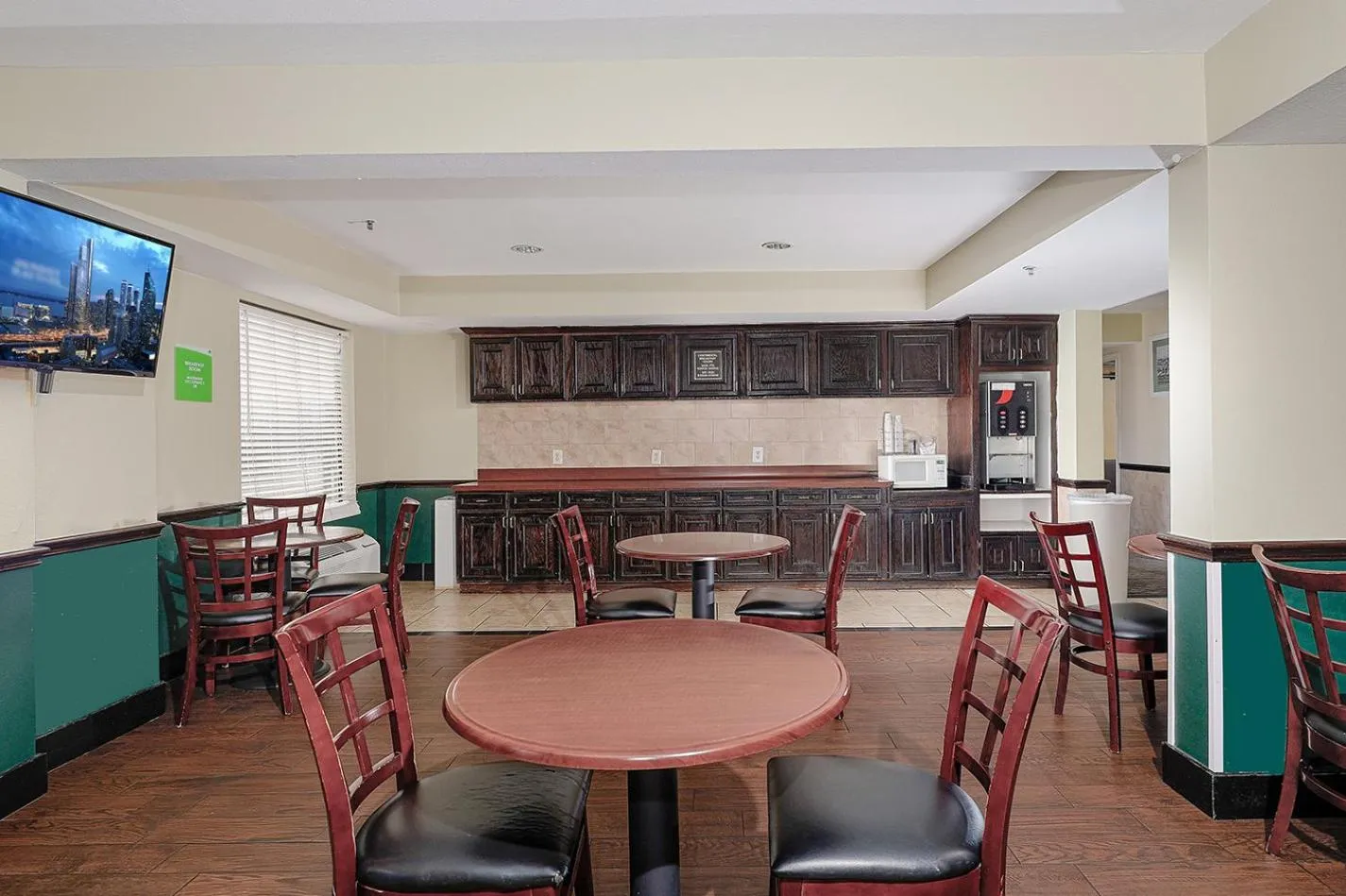 Lobby or reception in GreenTree Inn - IAH Airport JFK Blvd