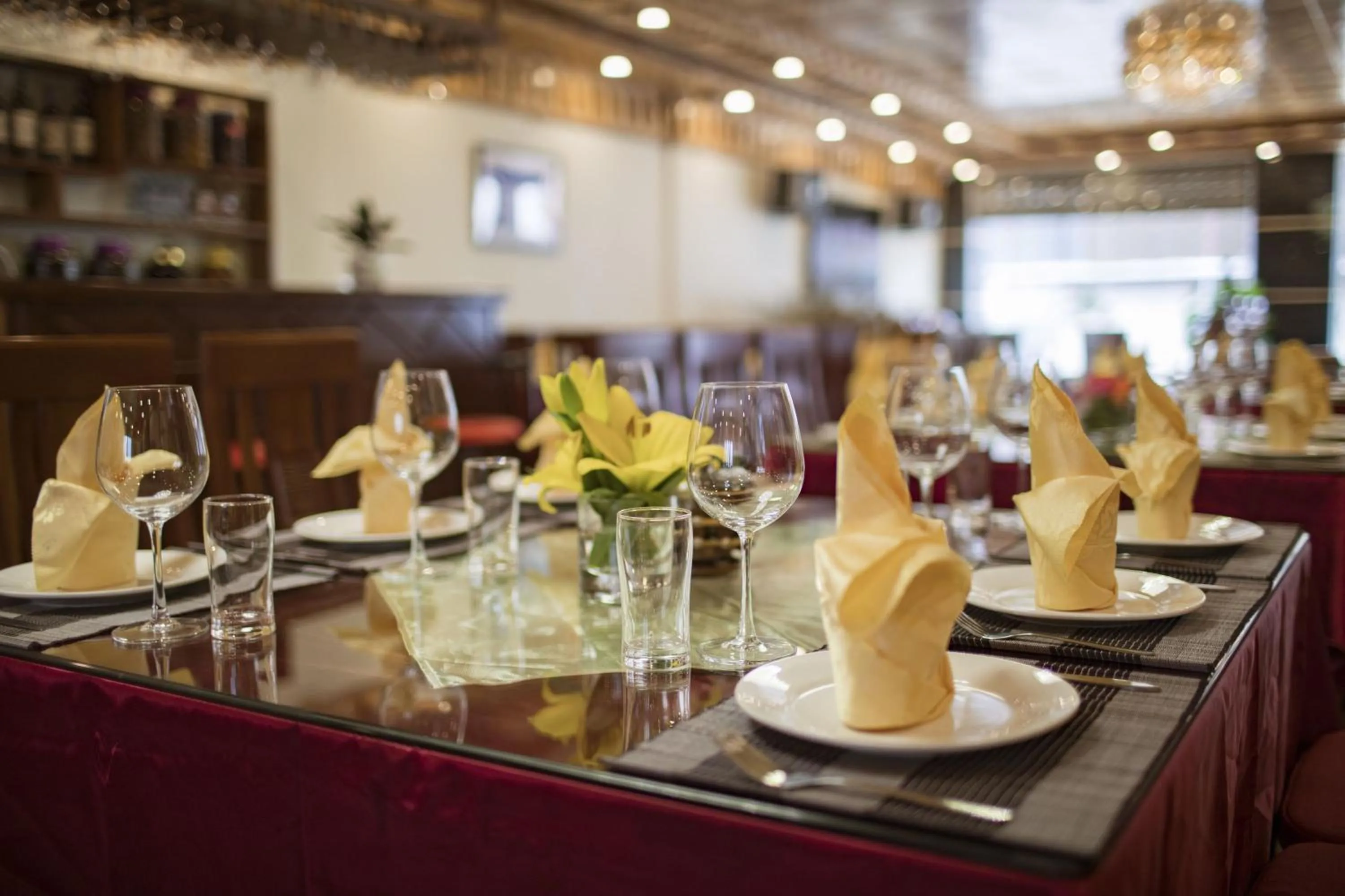 Restaurant/places to eat in Golden Town Hotel