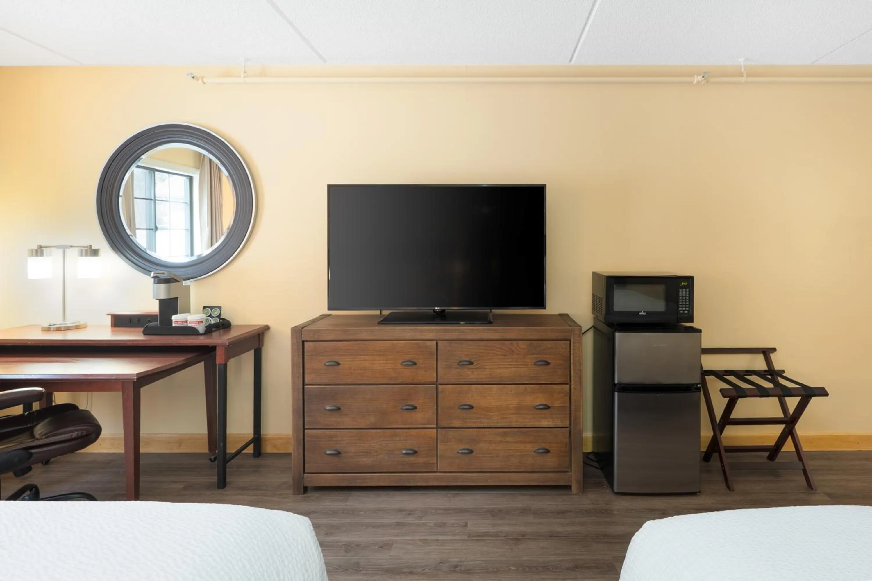 Bedroom, Bed in Fireside Inn & Suites West Lebanon