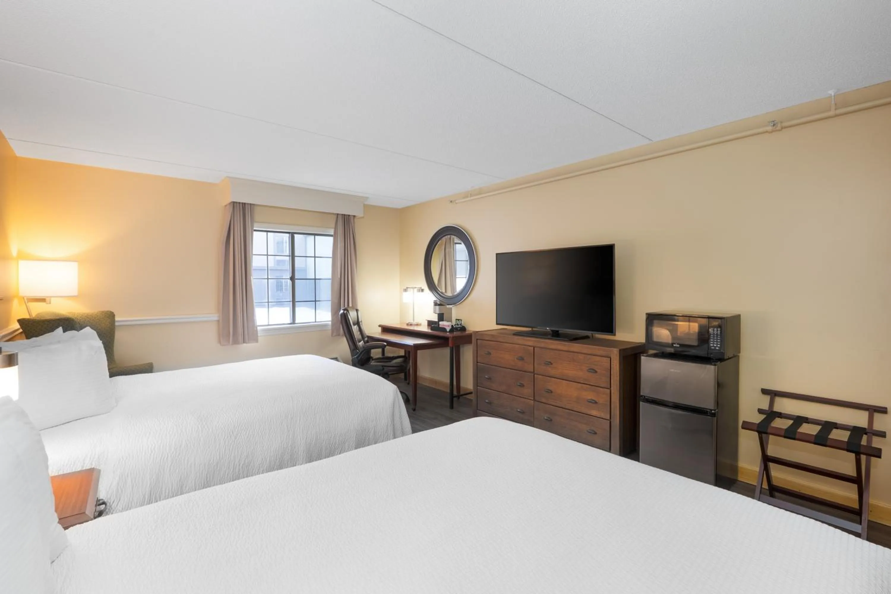 Bedroom, Bed in Fireside Inn & Suites West Lebanon