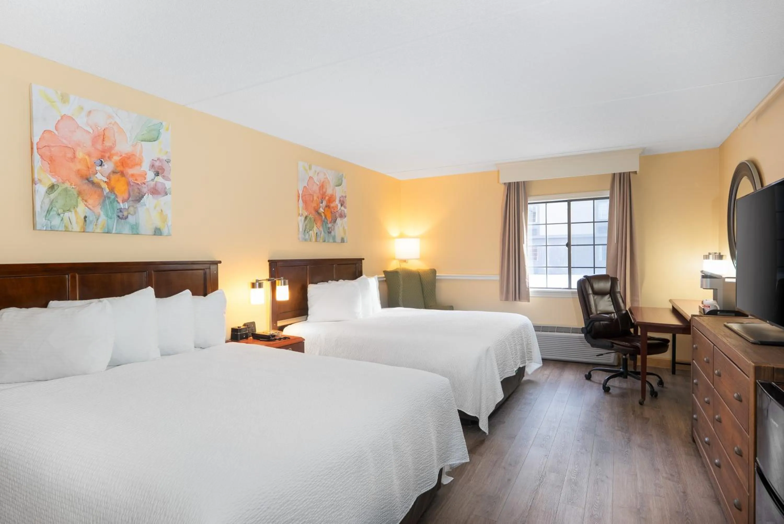 Bedroom, Bed in Fireside Inn & Suites West Lebanon
