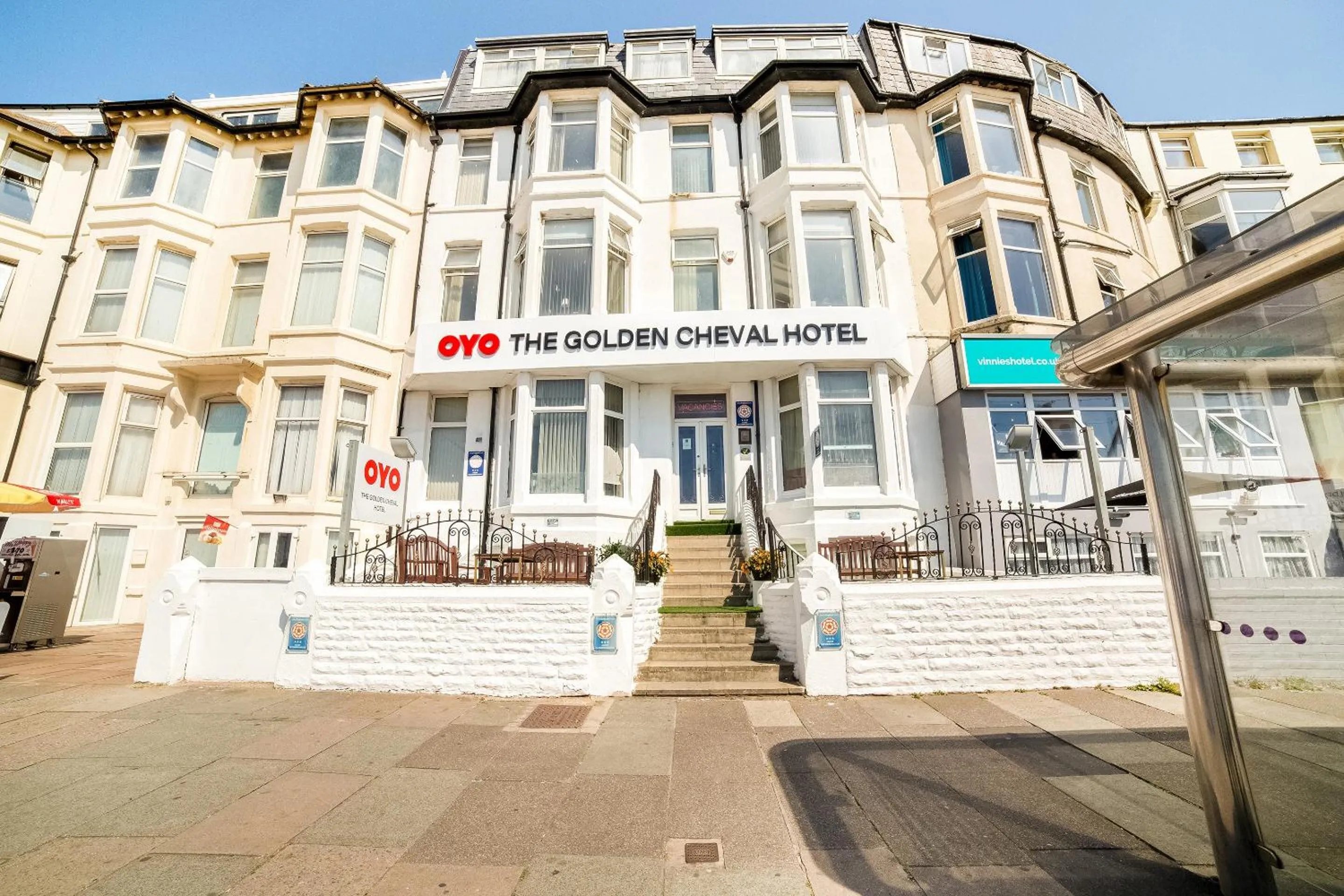 Facade/entrance in OYO The Golden Cheval Hotel