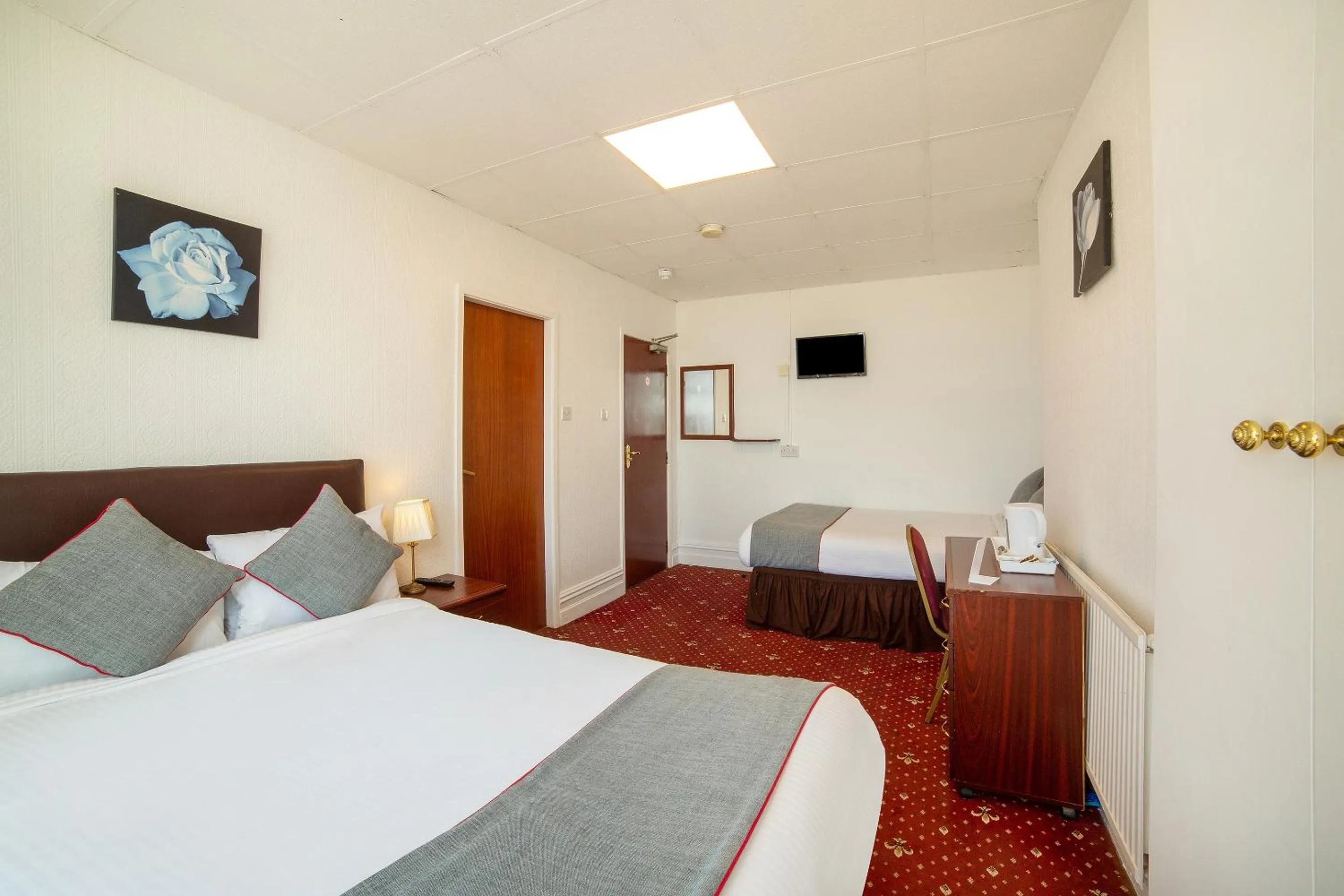 Bedroom in OYO The Golden Cheval Hotel