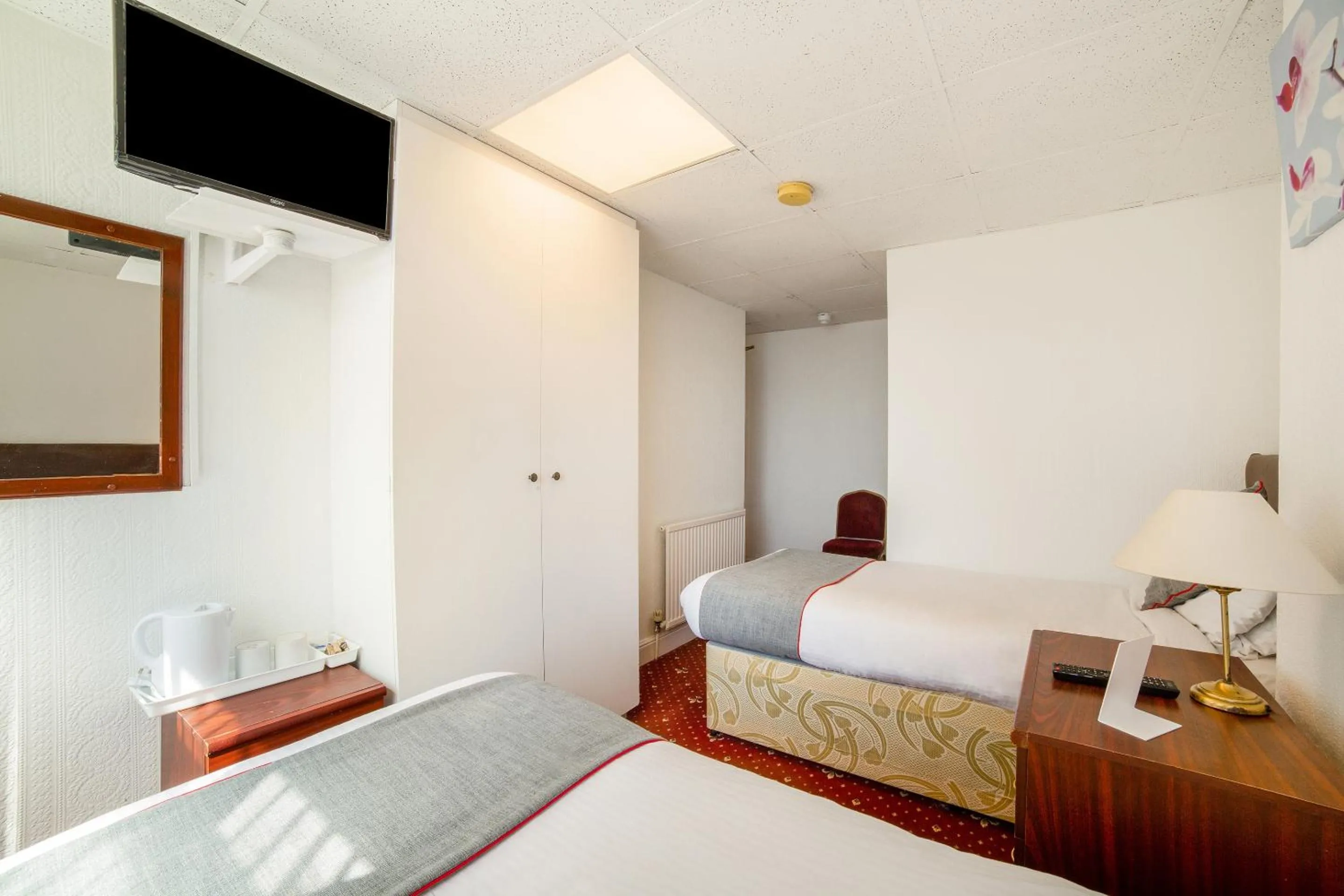 Bedroom in OYO The Golden Cheval Hotel