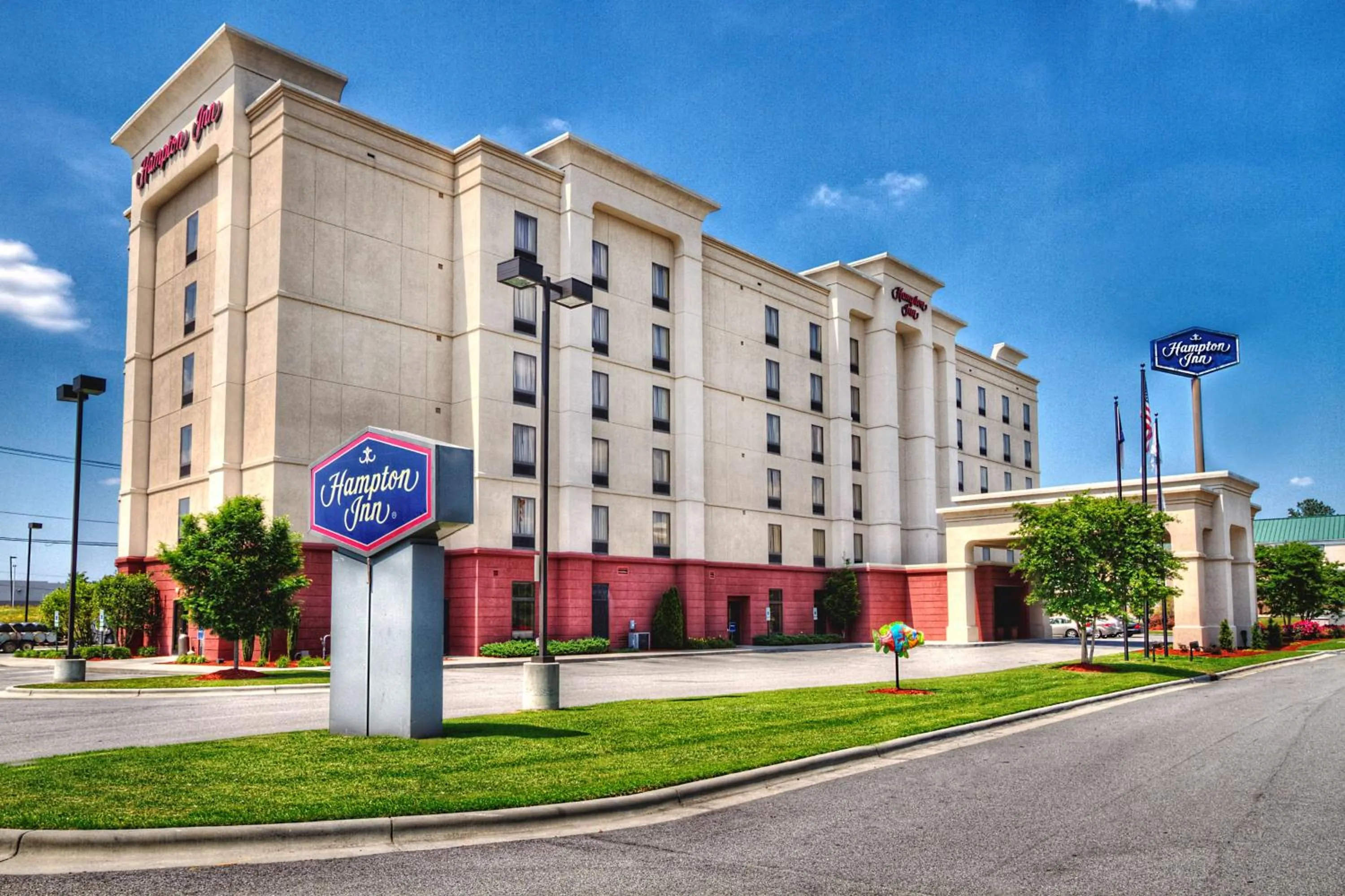 Property building in Hampton Inn Roanoke Rapids