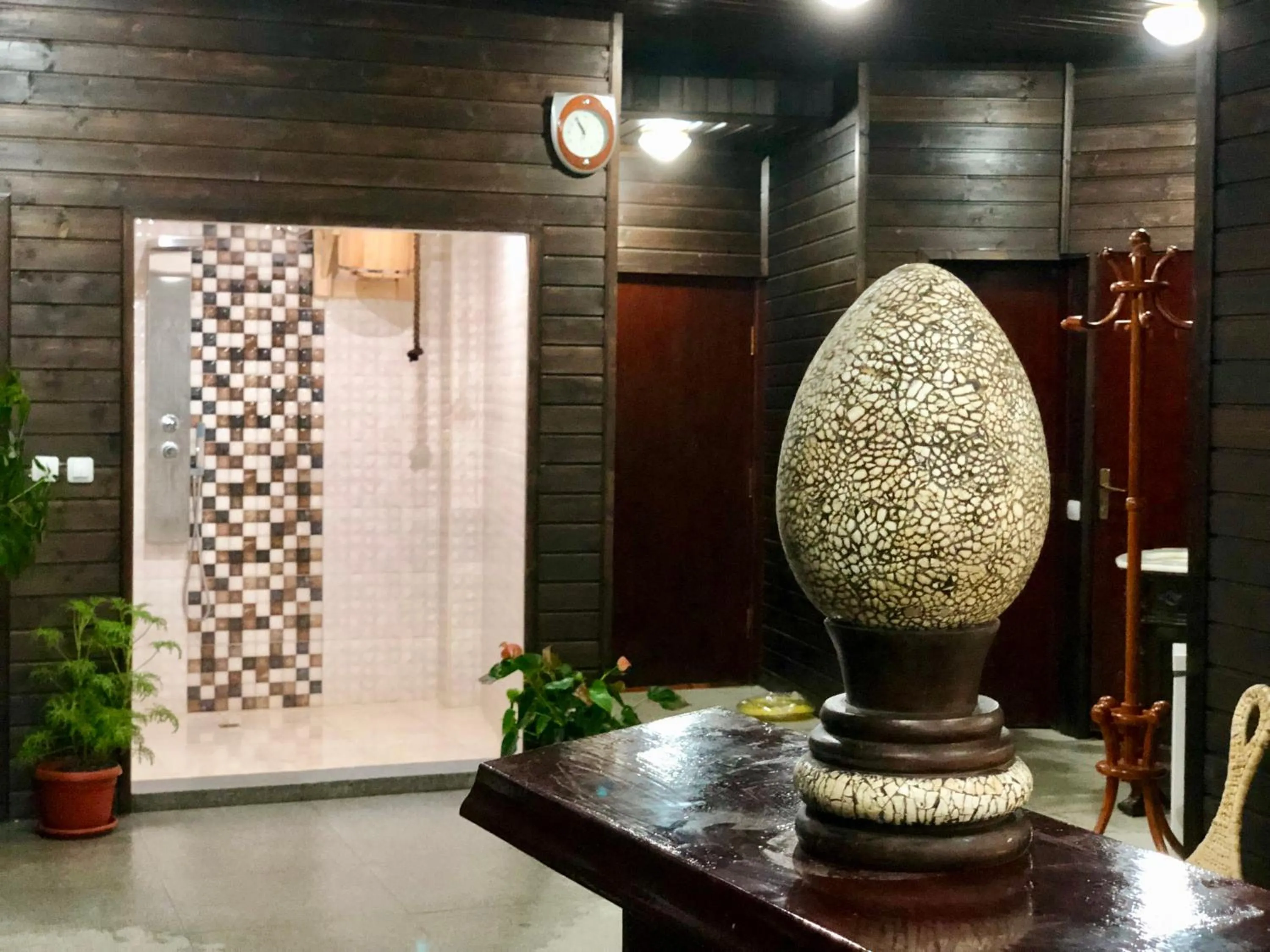 Swimming pool in Elegant Lux Hotel