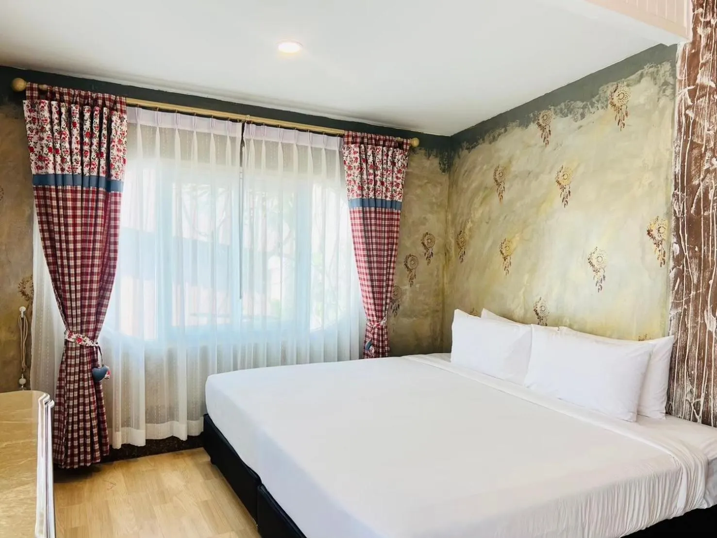 Bed in Sasi Nonthaburi Hotel