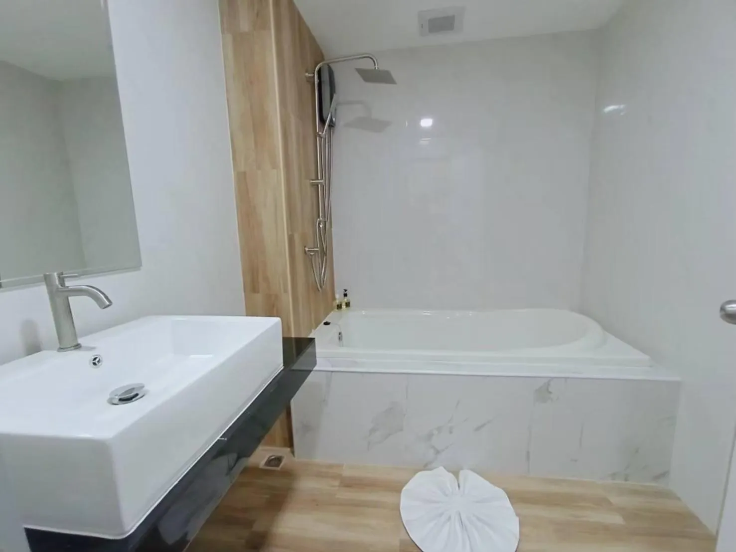 Sasi Nonthaburi Hotel