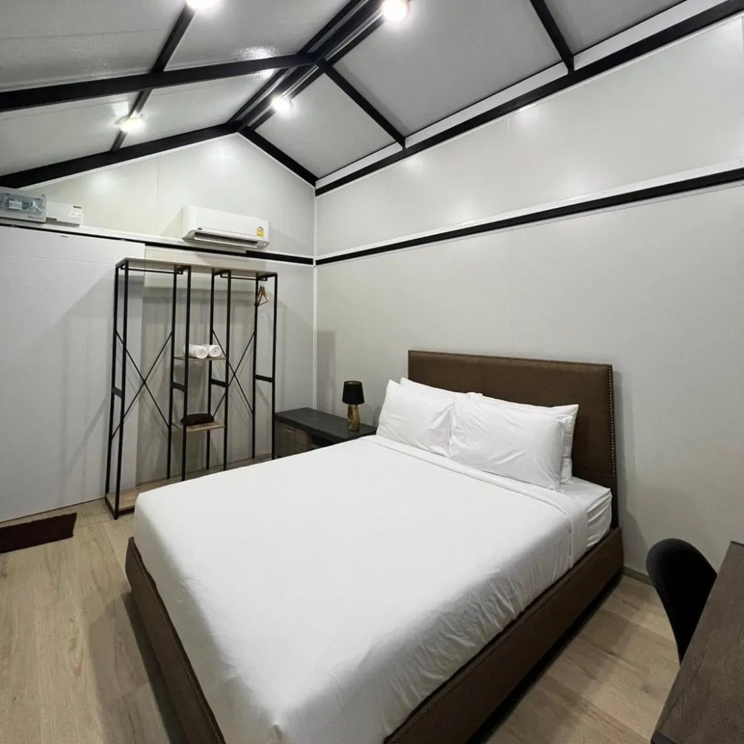 Bed in Sasi Nonthaburi Hotel