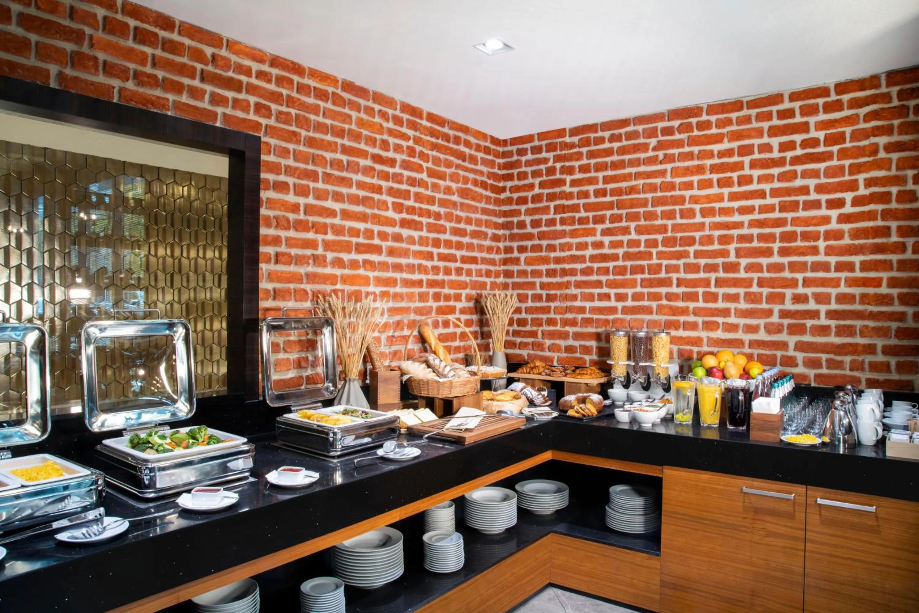 Food and drinks in Ramada Encore Tbilisi