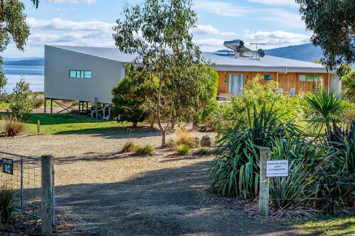 Bruny Island Escapes and Hotel Bruny