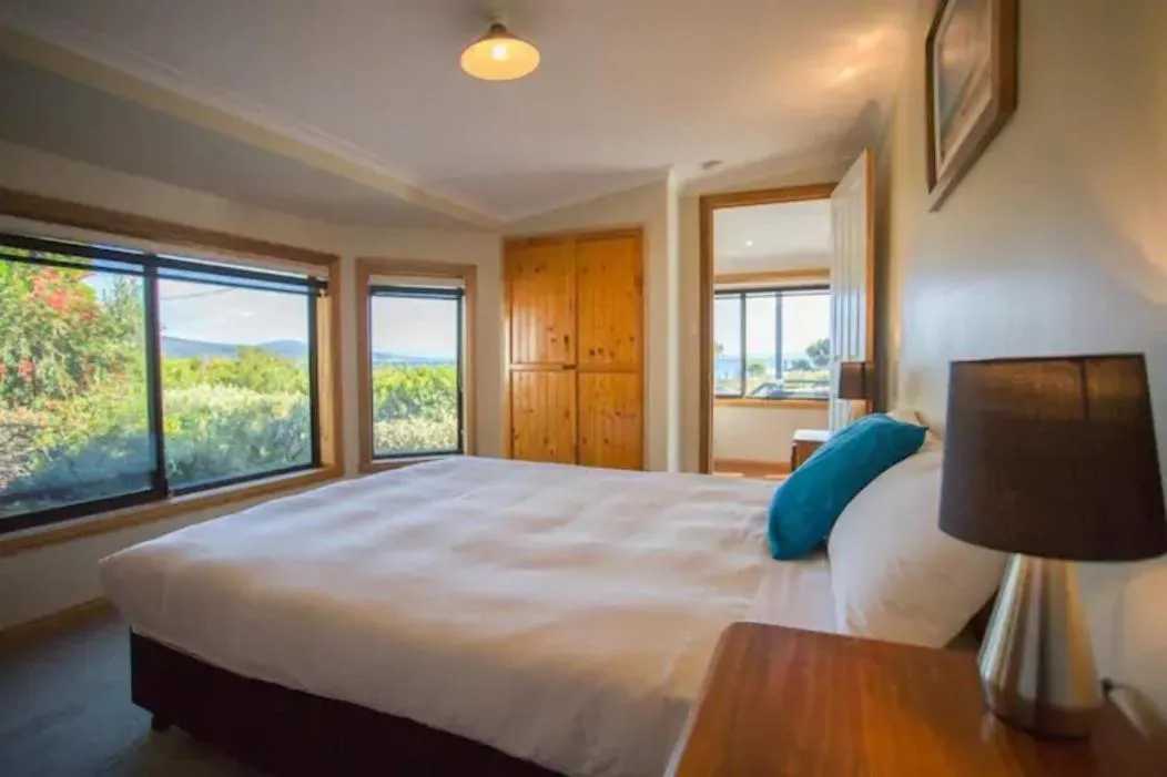 Bedroom, Bed in Bruny Island Escapes and Hotel Bruny