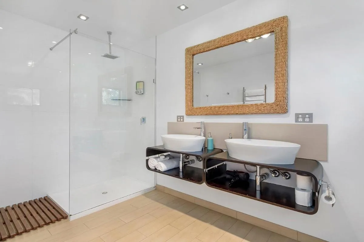 Bruny Island Escapes and Hotel Bruny