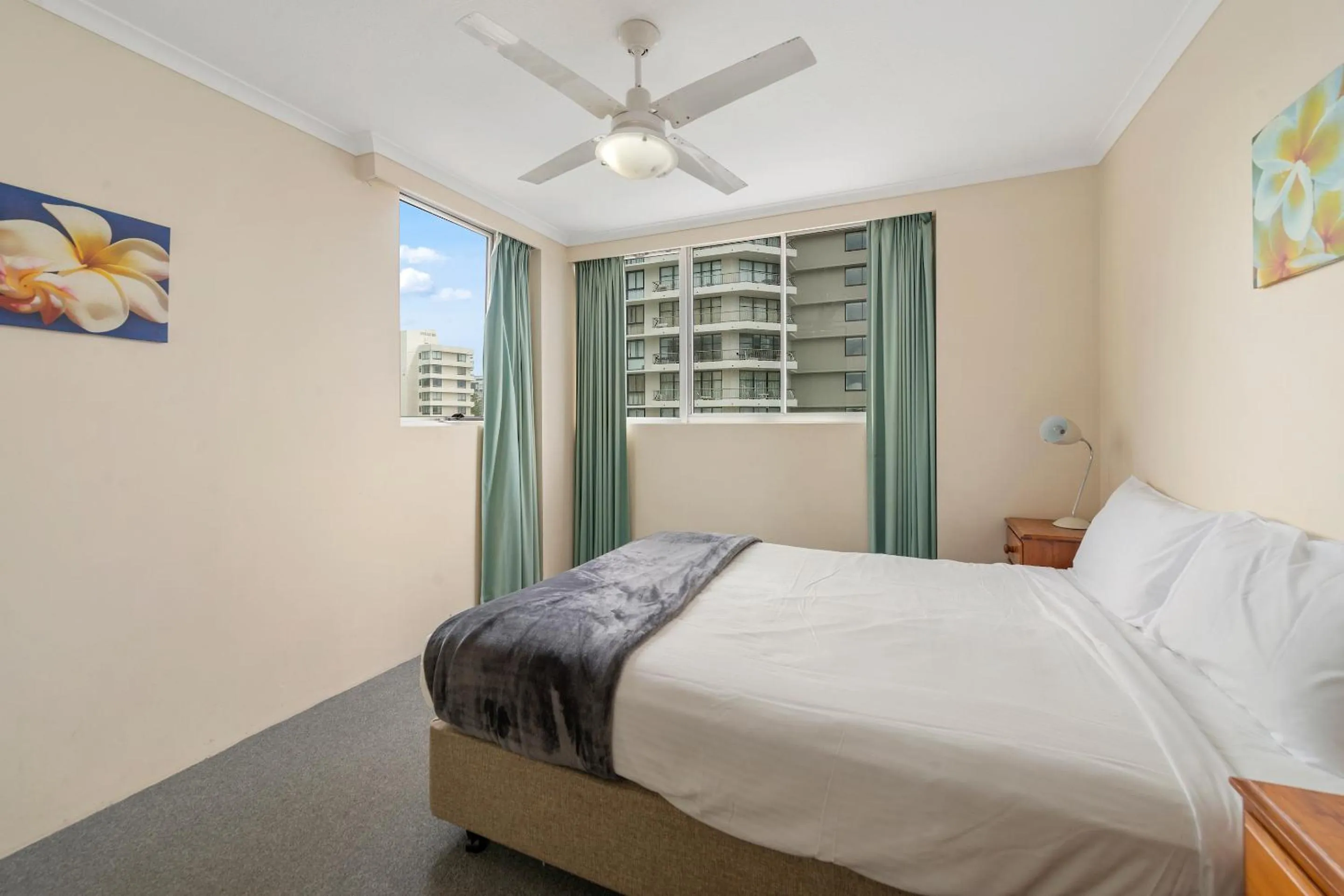 Bed in Sandpiper Broadbeach