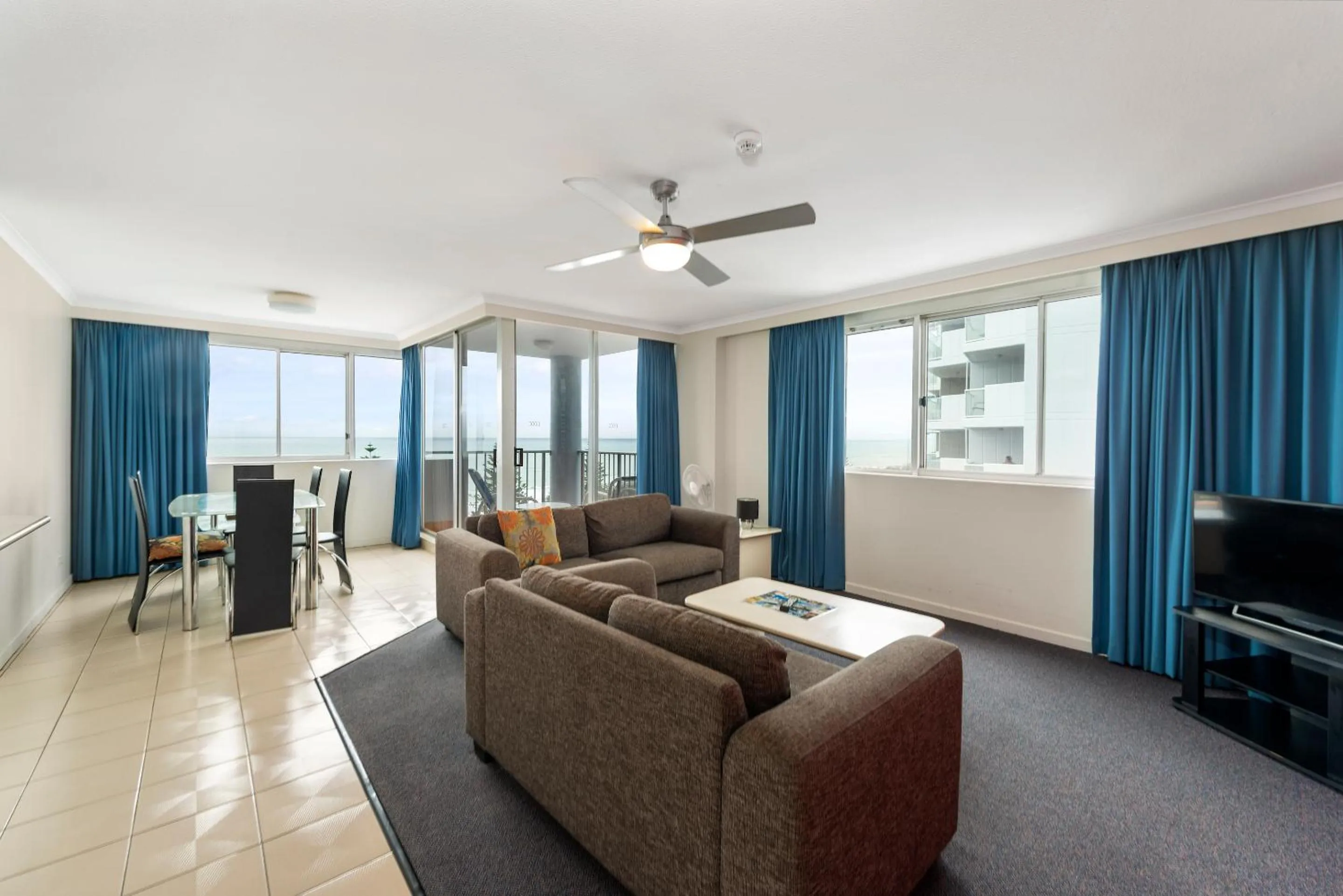 TV and multimedia in Sandpiper Broadbeach