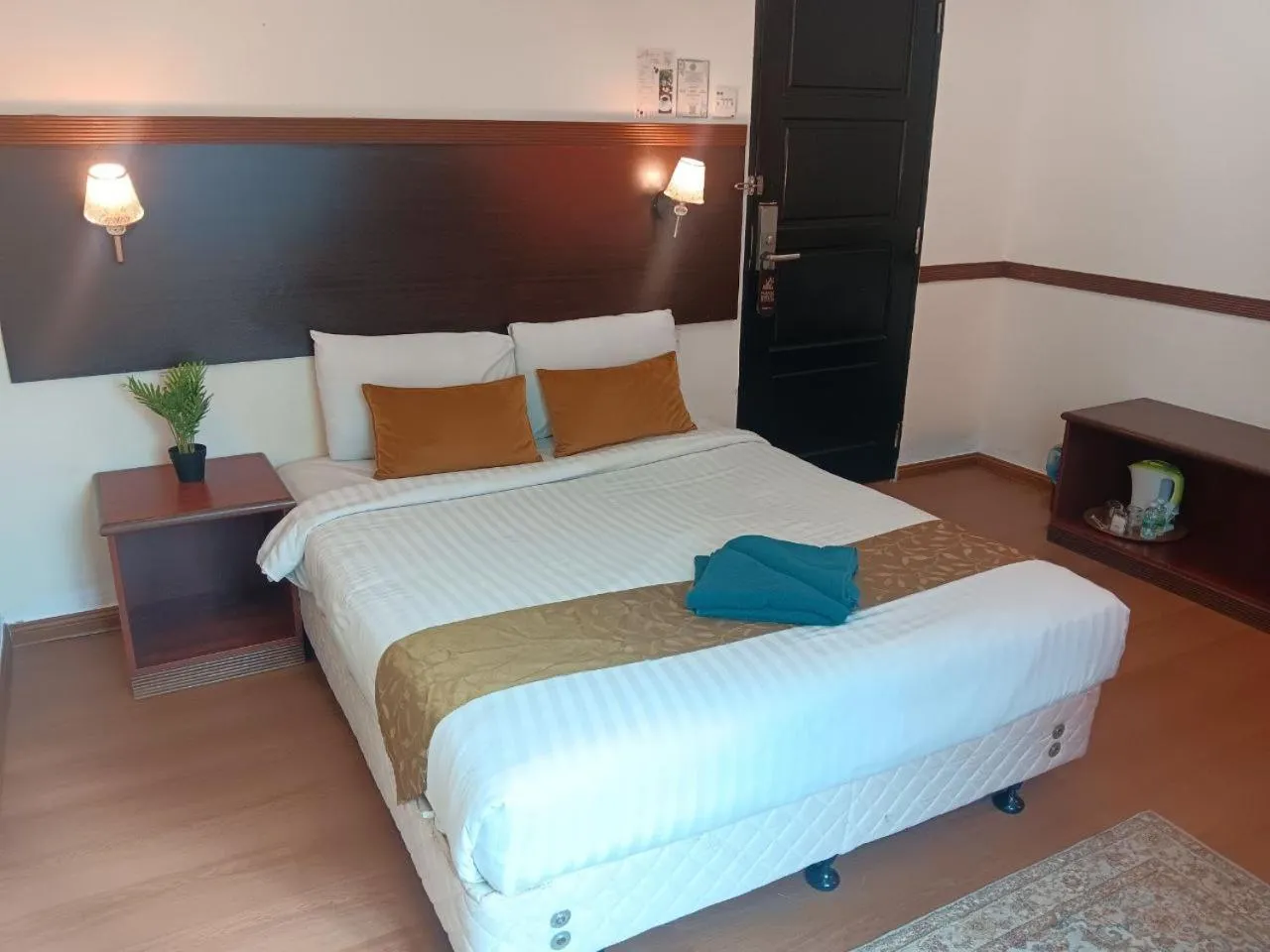 Bedroom, Bed in Melur Inn