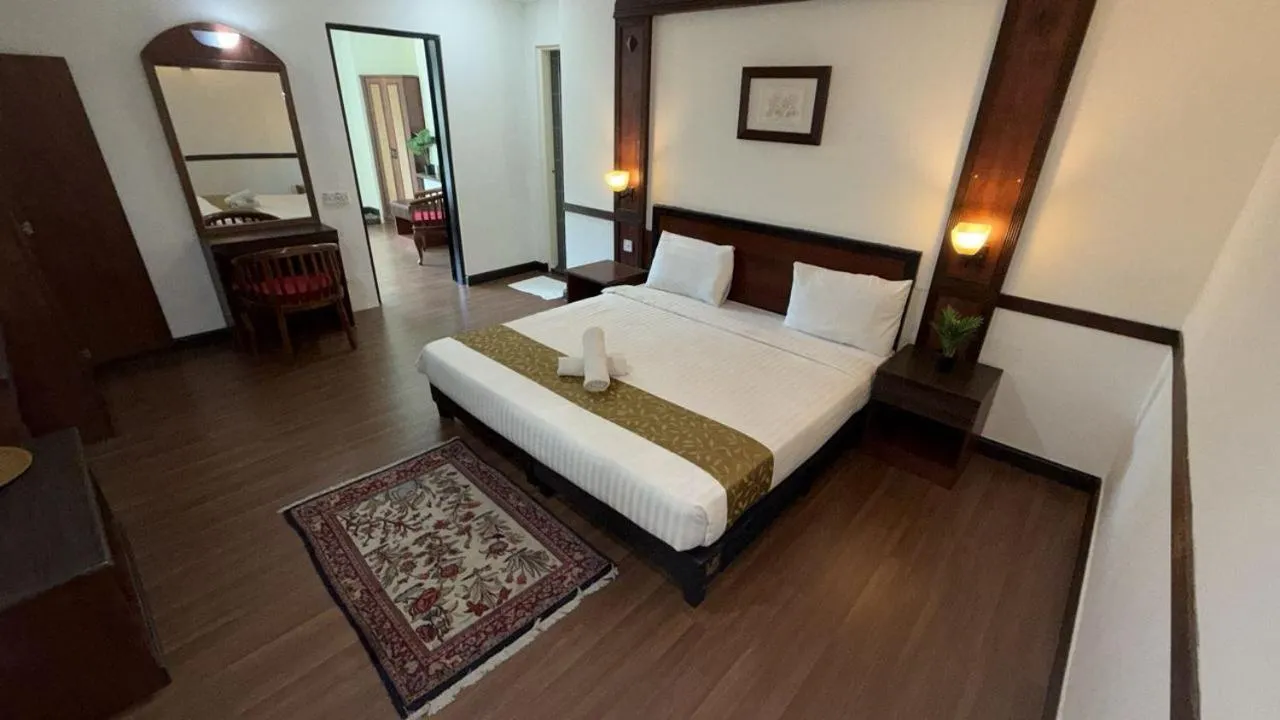 Bedroom, Bed in Melur Inn