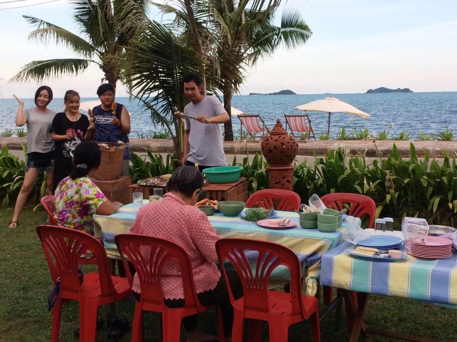 Restaurant/places to eat in Ruen Thai Rim Haad