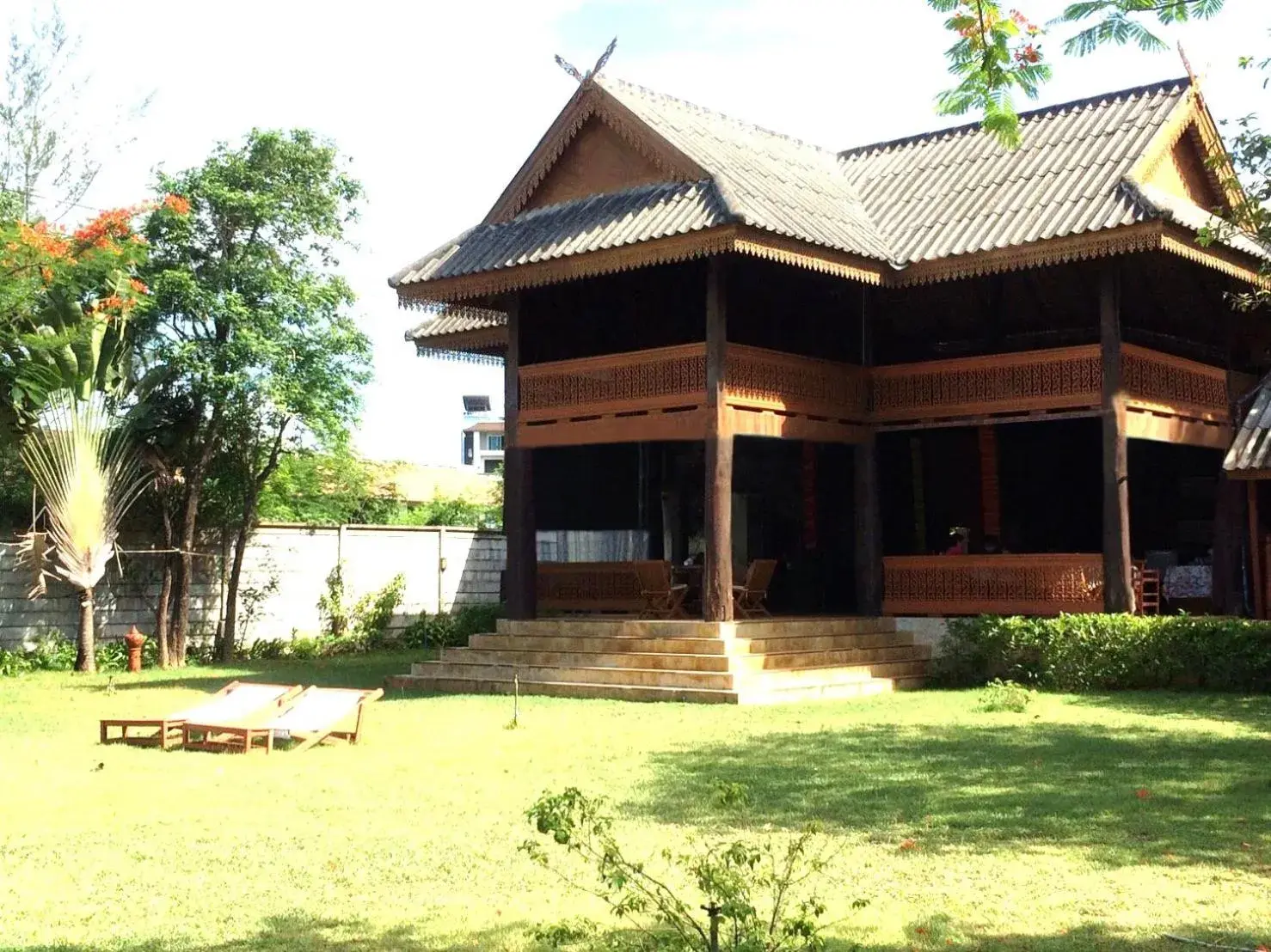 Three-Bedroom Villa in Ruen Thai Rim Haad Three-Bedroom Villa in Ruen Thai Rim Haad