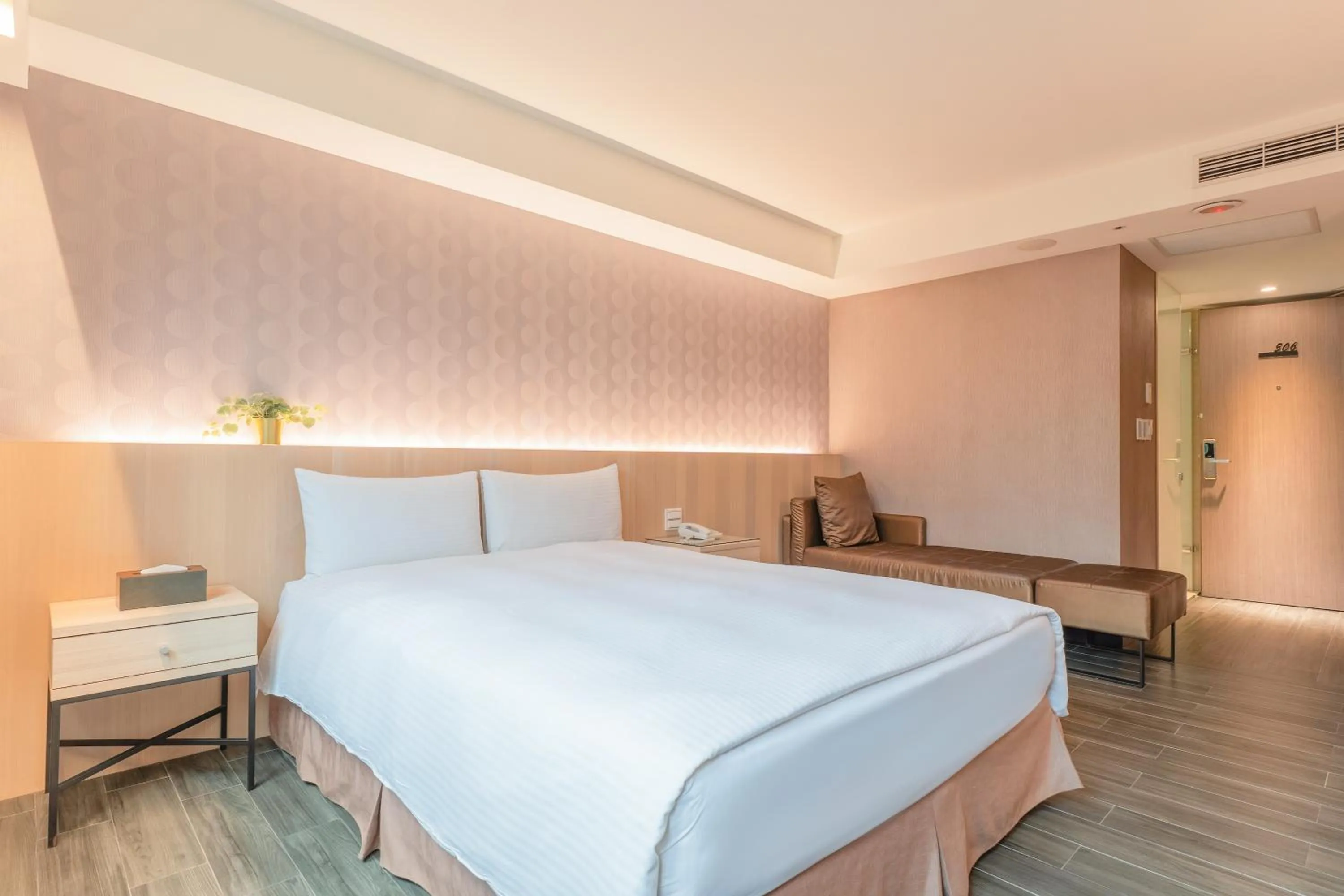 Bedroom, Bed in Guide Hotel Taipei Fuxing North