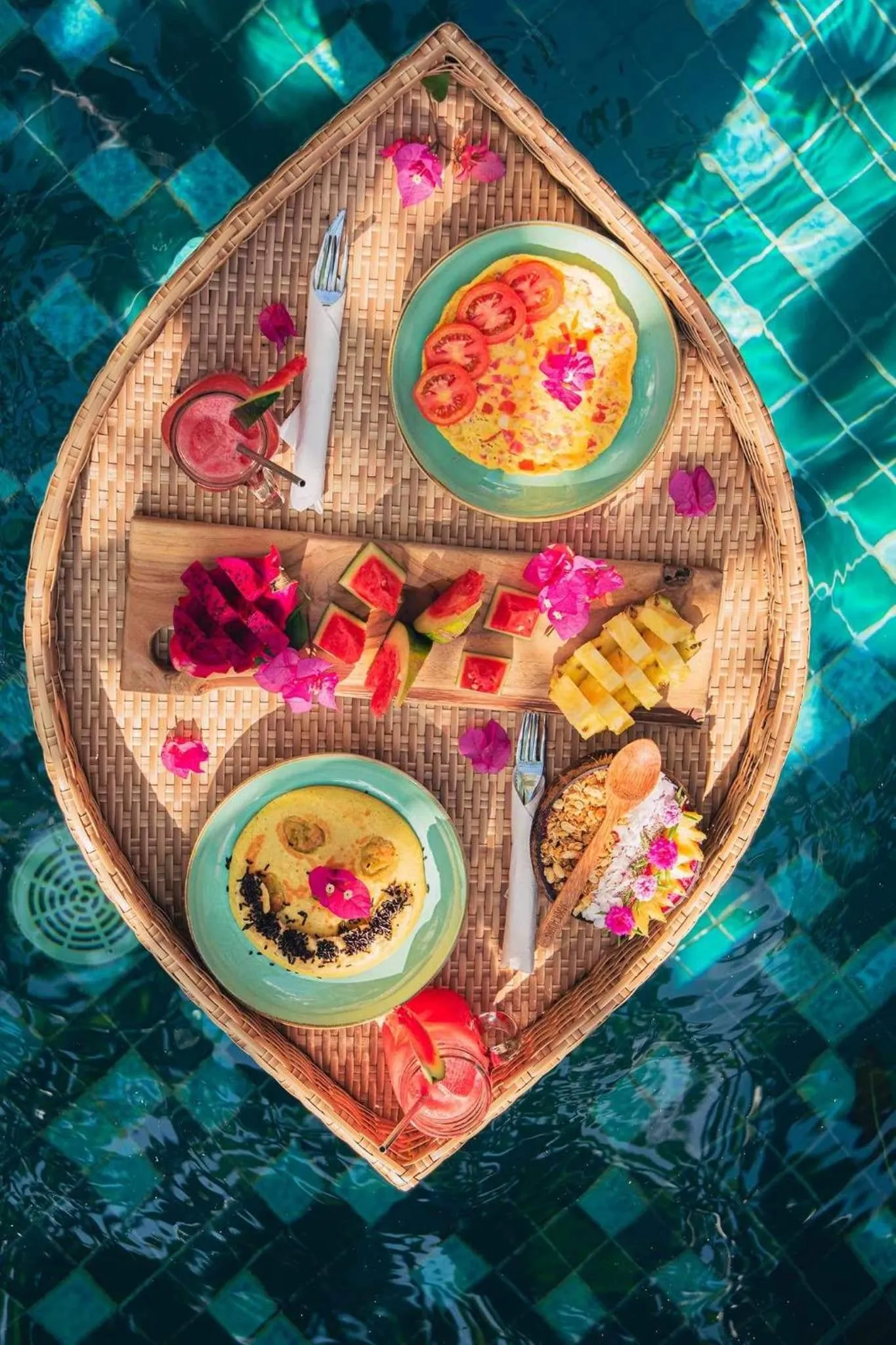 Food and drinks in Jawa House Private Villas