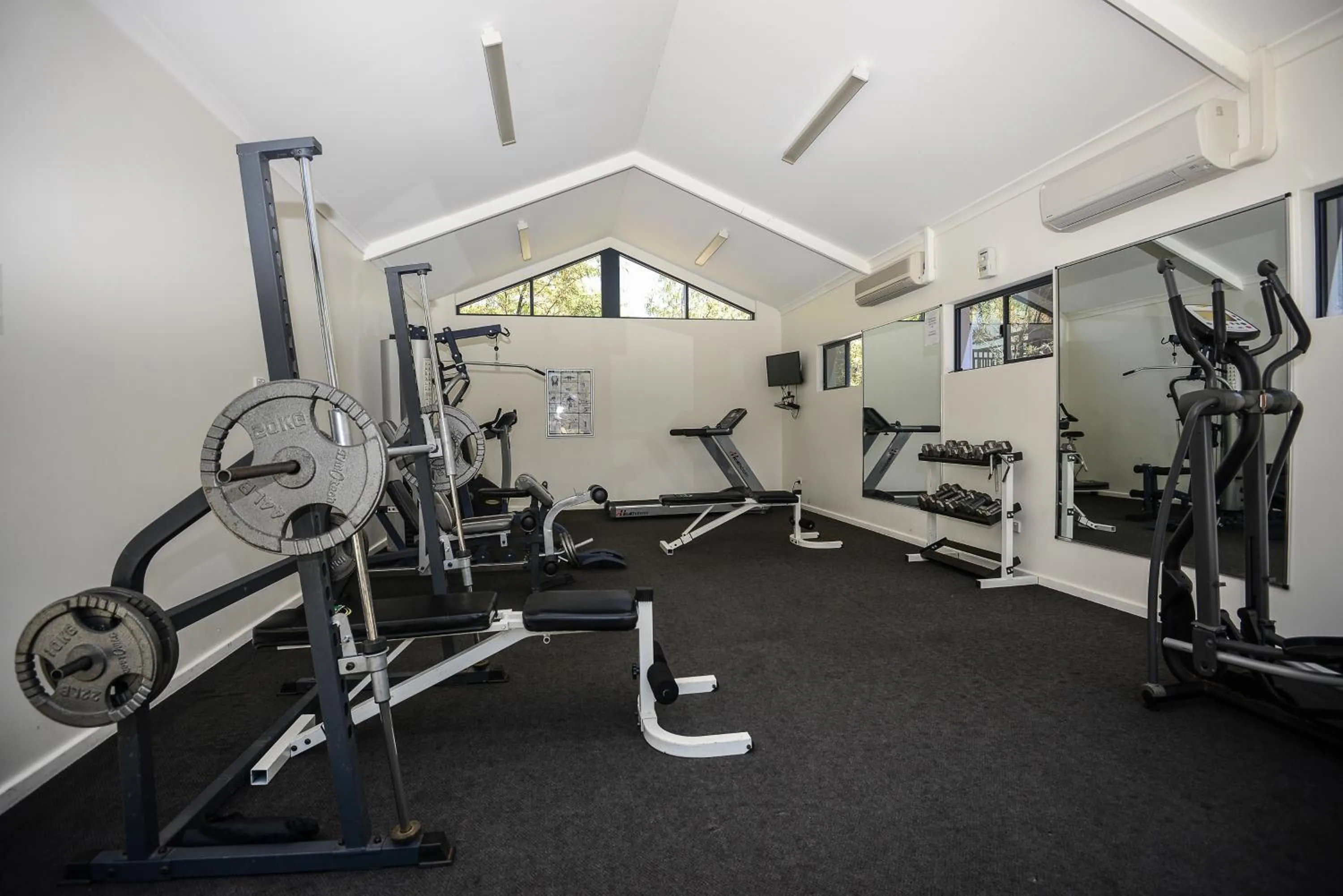 BBQ facilities in Leeuwin Apartments