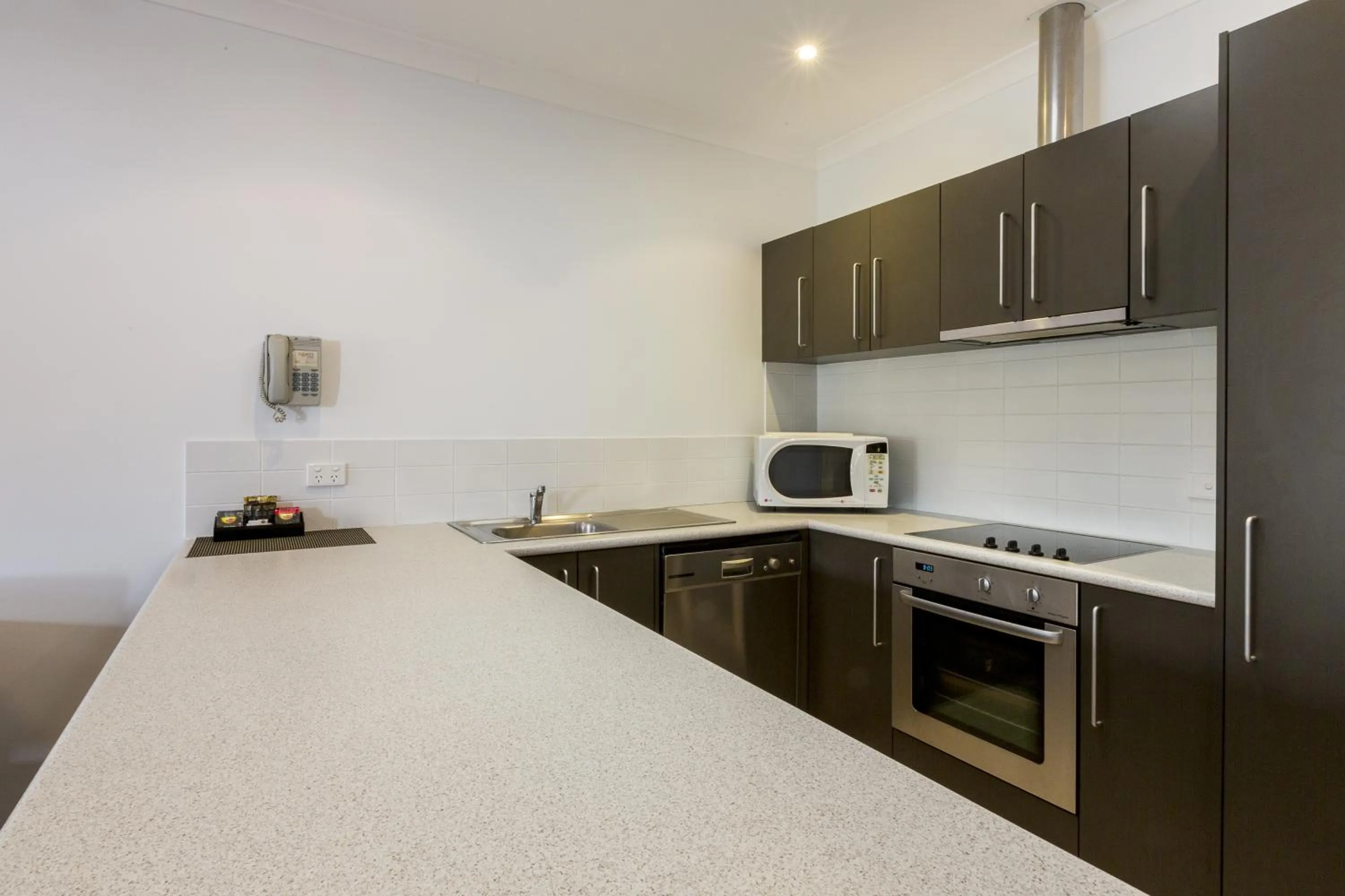 Kitchen or kitchenette in Leeuwin Apartments