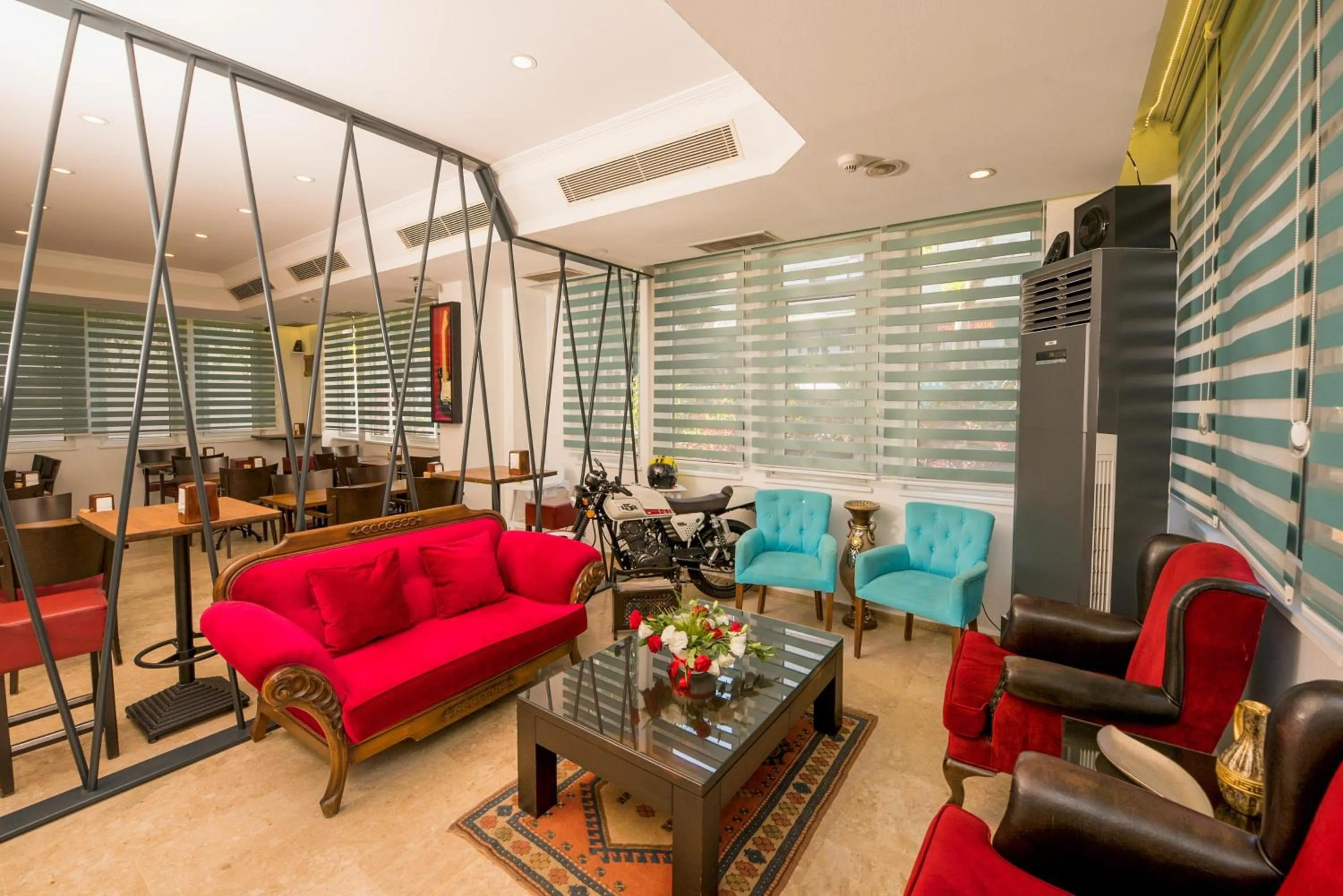 Seating area in Mera Park Hotel