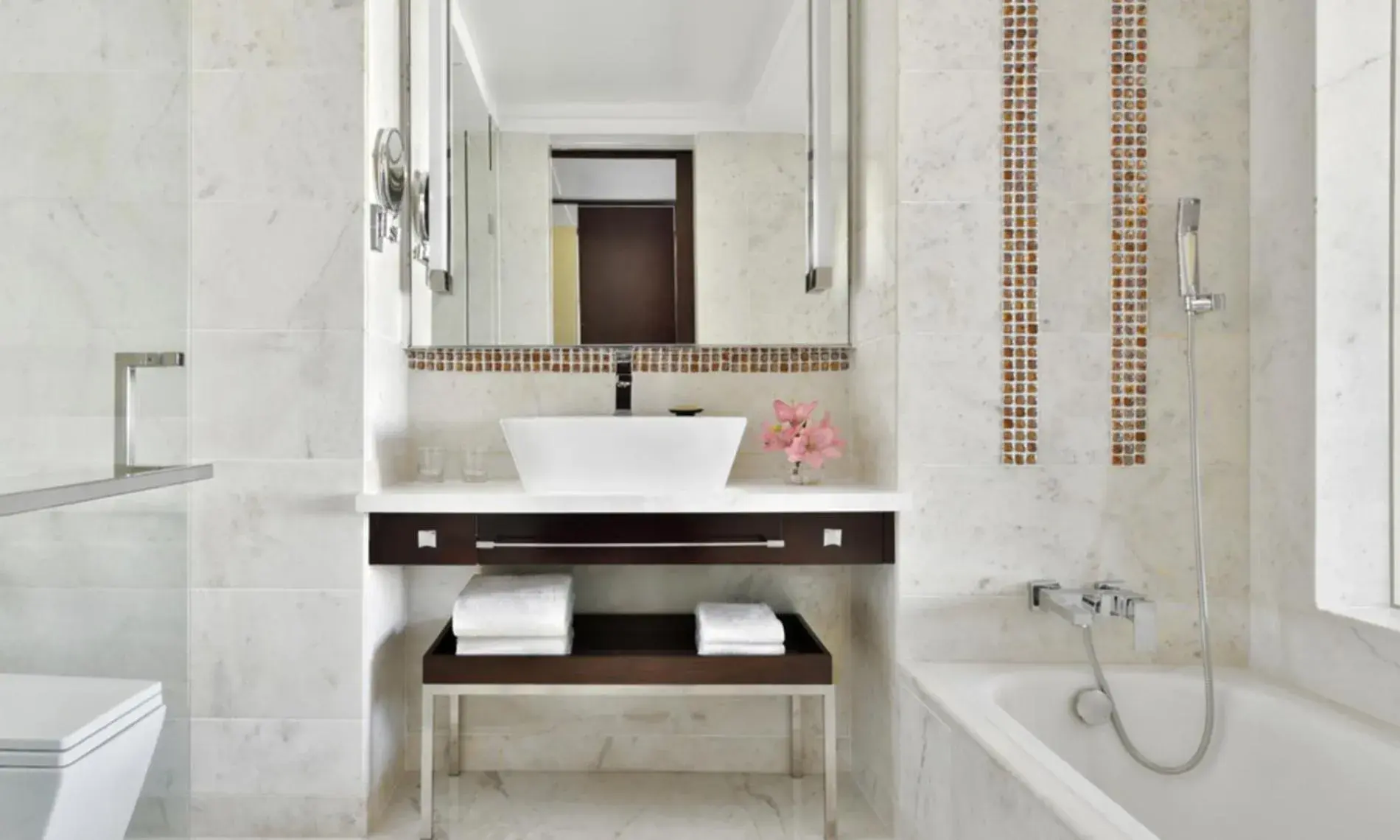 Deluxe Guest King Room with Bath Tub, 30% discount on Spa treatments during 12:00 PM to 3PM (Not valid in conjunction with any other spa inclusion), Buy one and get one beer on selected brands during 12PM – 6PM at Lounge 18 - single occupancy in Jaipur Marriott Hotel Deluxe Guest King Room with Bath Tub, 30% discount on Spa treatments during 12:00 PM to 3PM (Not valid in conjunction with any other spa inclusion), Buy one and get one beer on selected brands during 12PM – 6PM at Lounge 18 - single occupancy in Jaipur Marriott Hotel