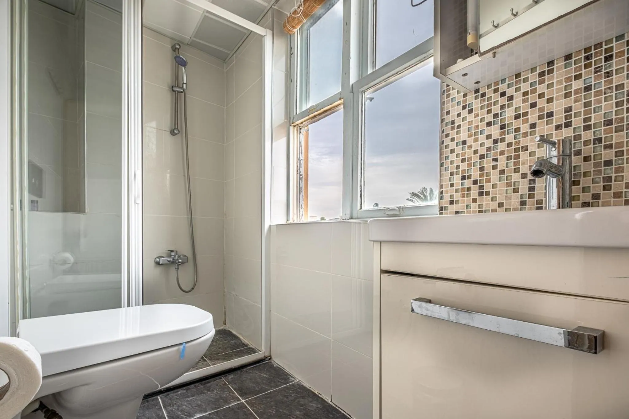 Shower in Villa Tulipan