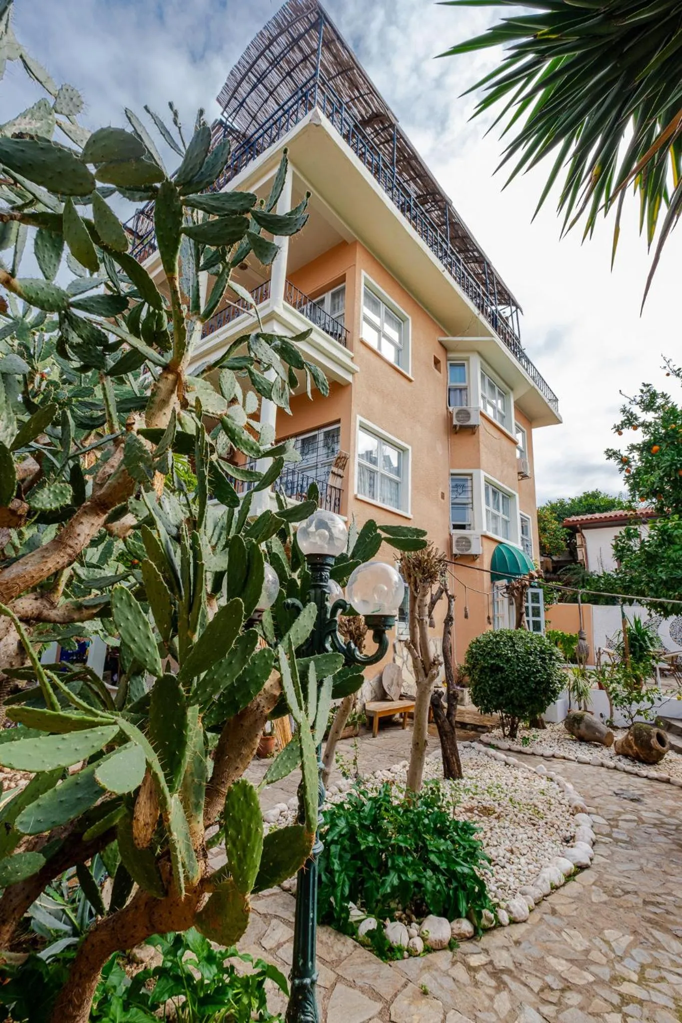 Property building in Villa Tulipan